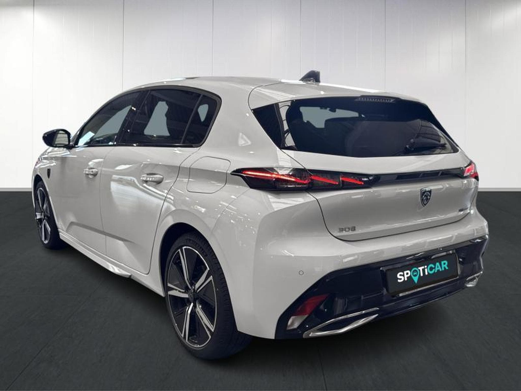 Peugeot 308 GT Hybride (2024) - Photo 6
