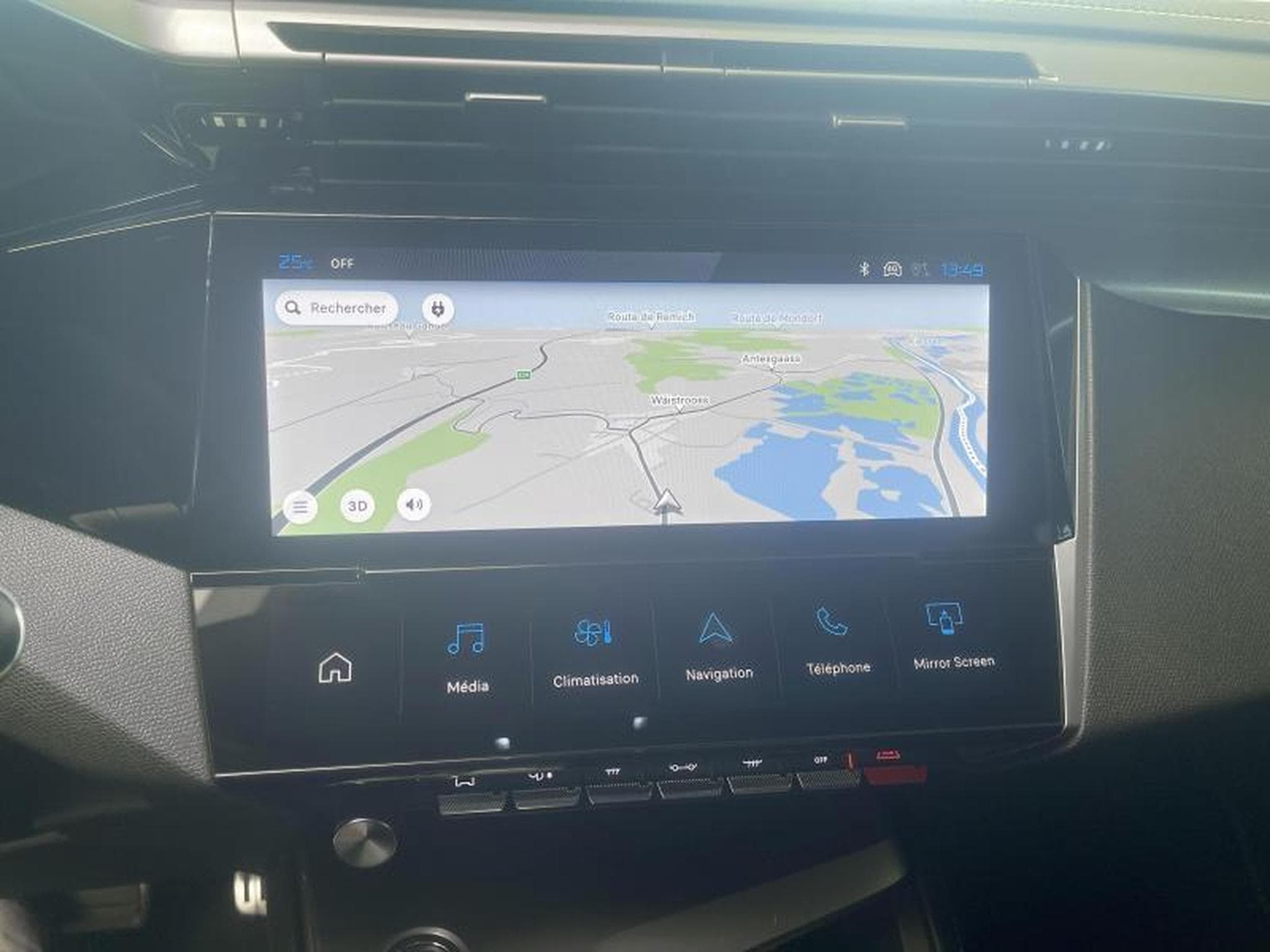 Peugeot 308 GT PlugIn 180 (2025) - Photo 14