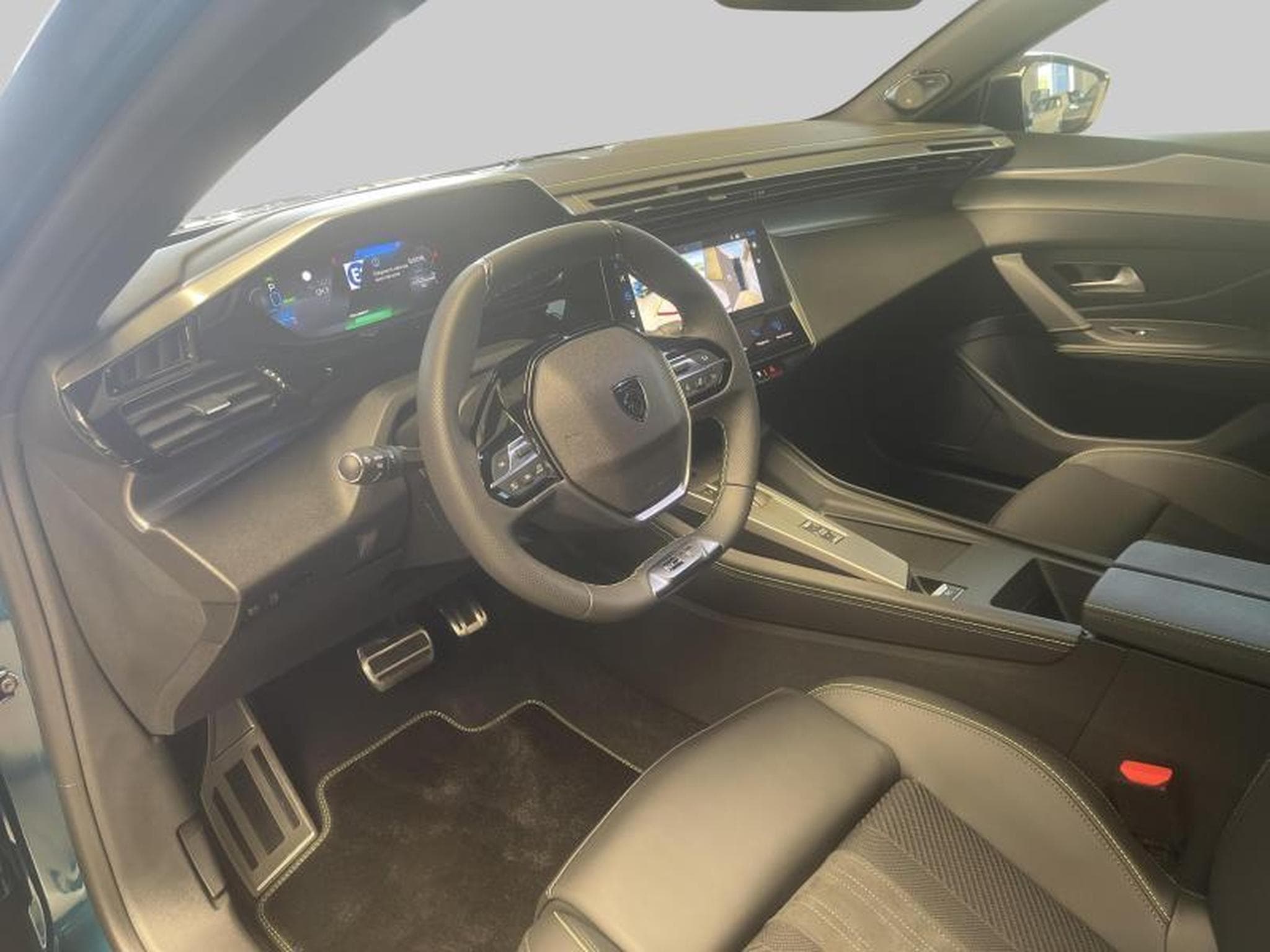 Peugeot 308 GT PlugIn 180 (2025) - Photo 16