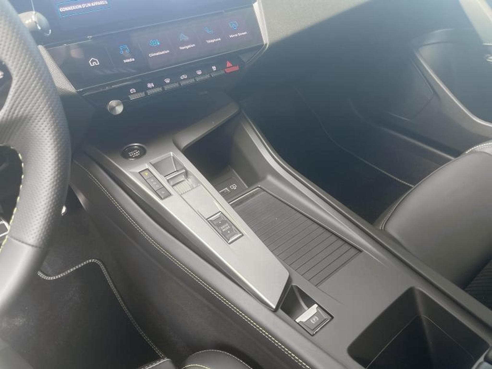 Peugeot 308 GT PlugIn 180 (2025) - Photo 19