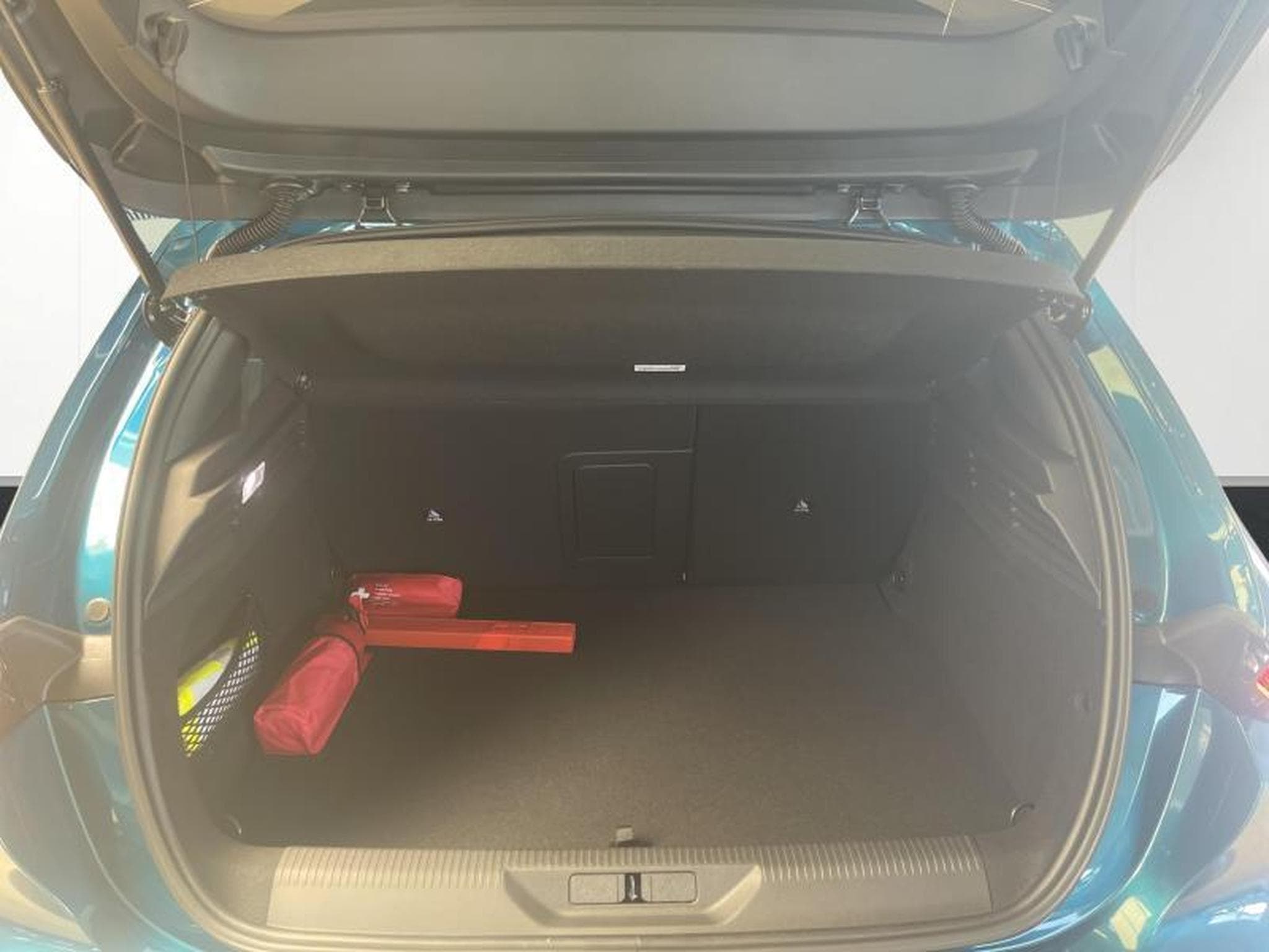 Peugeot 308 GT PlugIn 180 (2025) - Photo 20
