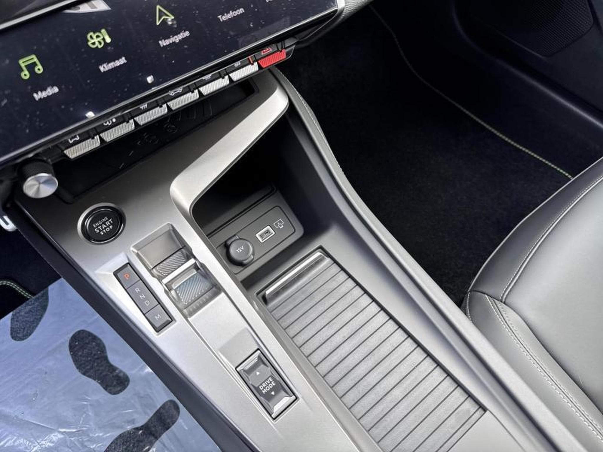 Peugeot 308 GT BlueHDi 130ch EAT8 (2025) - Photo 19