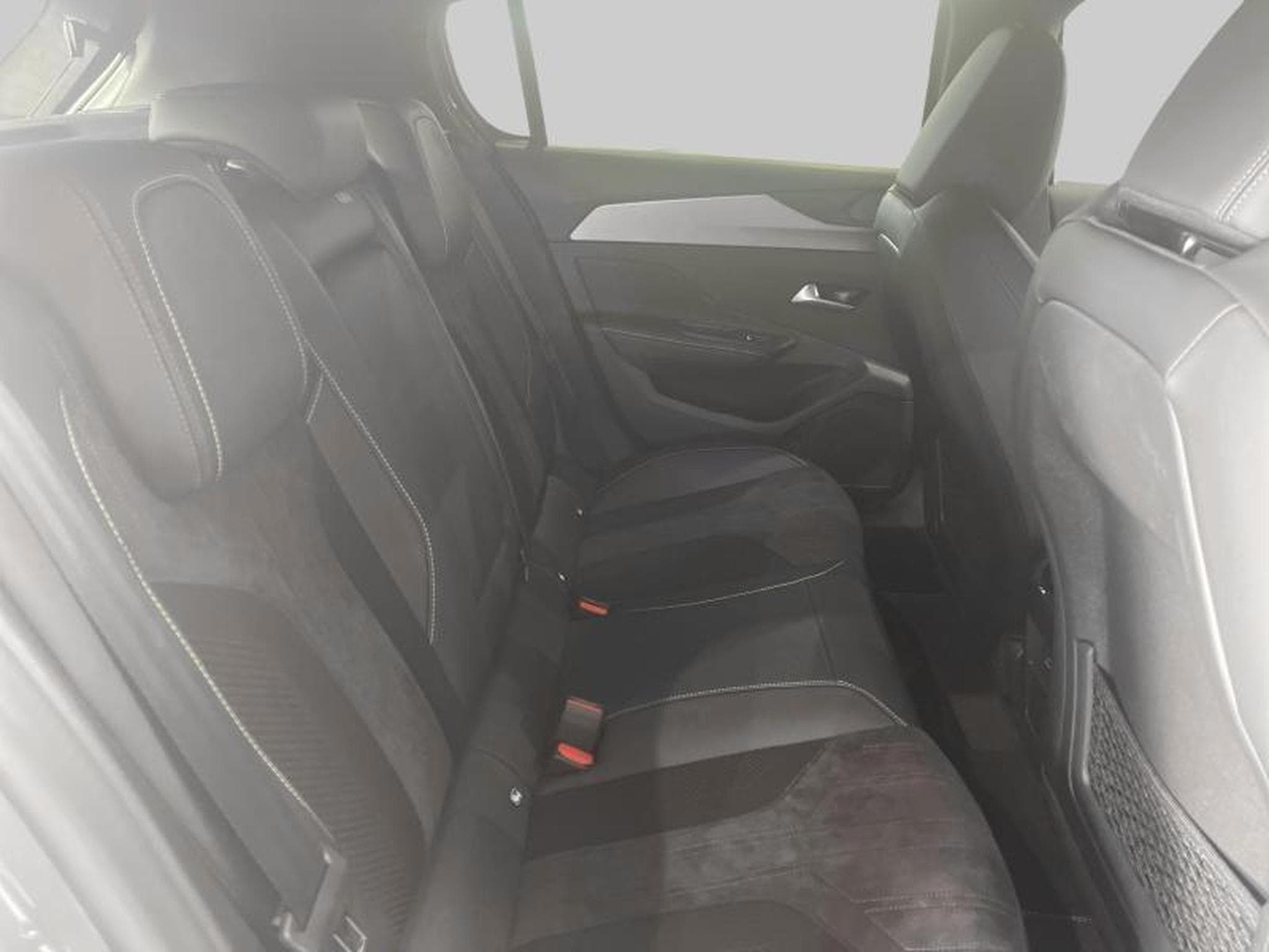 Peugeot 308 GT Plug-in Hybrid 180 e-EAT8 (2024) - Photo 10