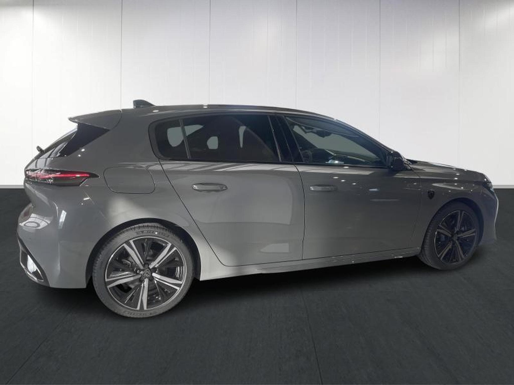 Peugeot 308 GT Plug-in Hybrid 180 e-EAT8 (2024) - Photo 8