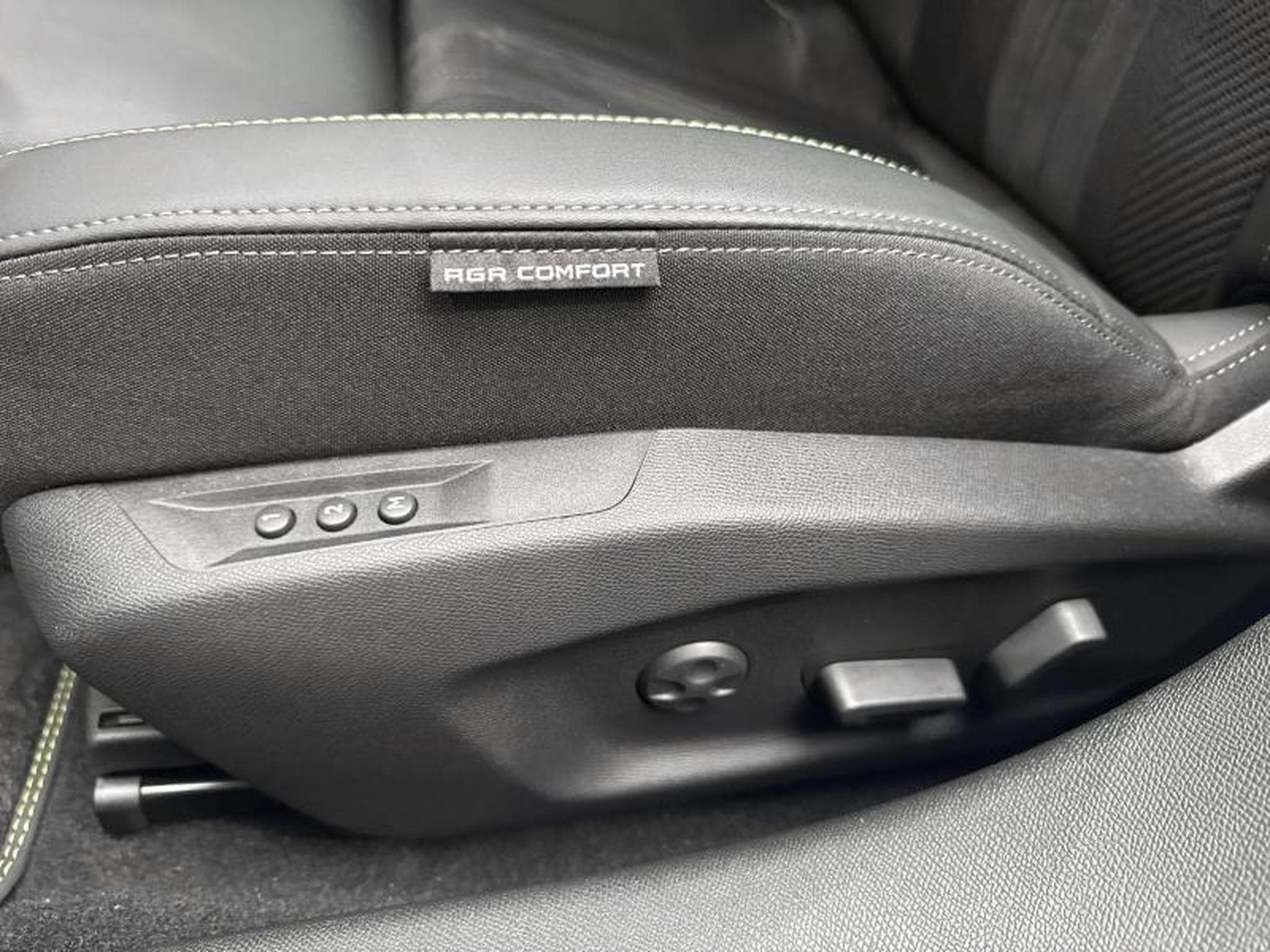 Peugeot 308 GT (2025) - Photo 21