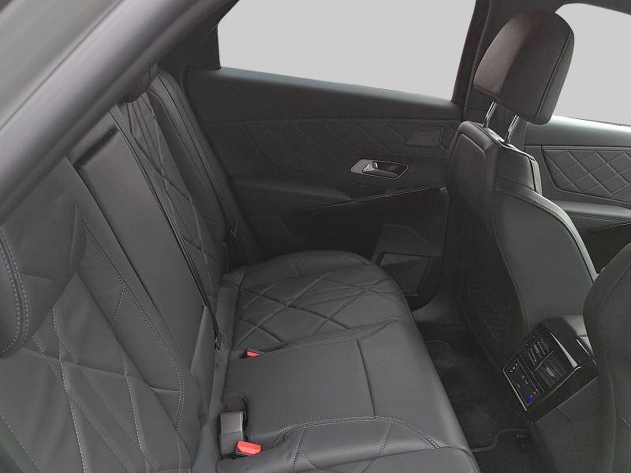 DS Automobiles DS7 7 E-Tense 225 Rivoli (2023) - Photo 10
