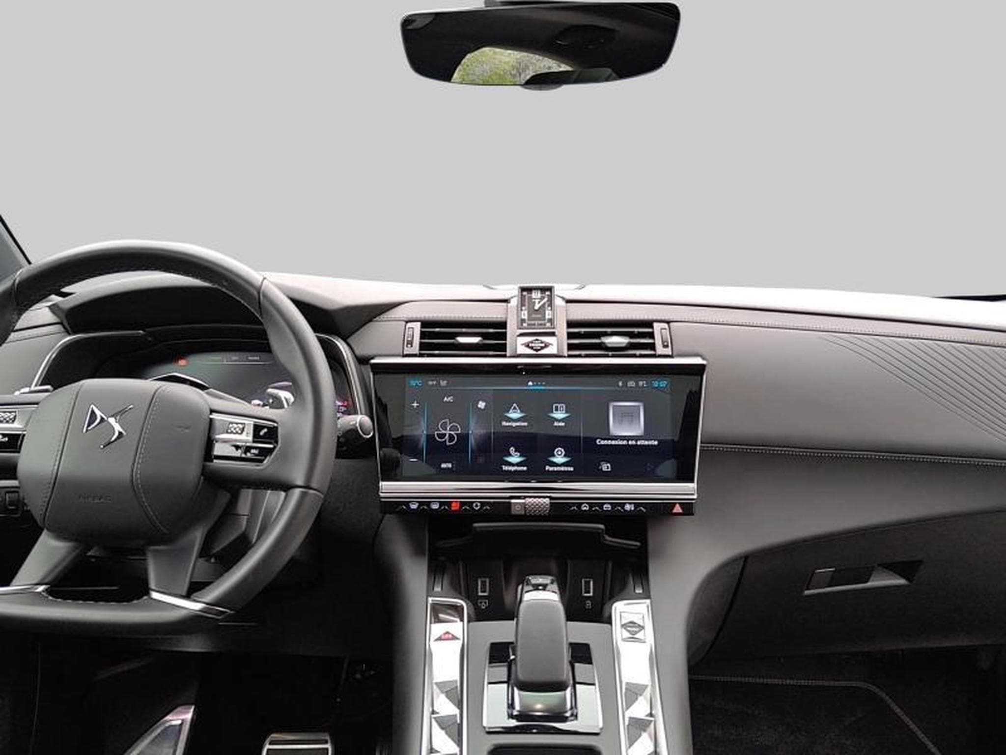 DS Automobiles DS7 E-Tense 300 Opera (2023) - Photo 13
