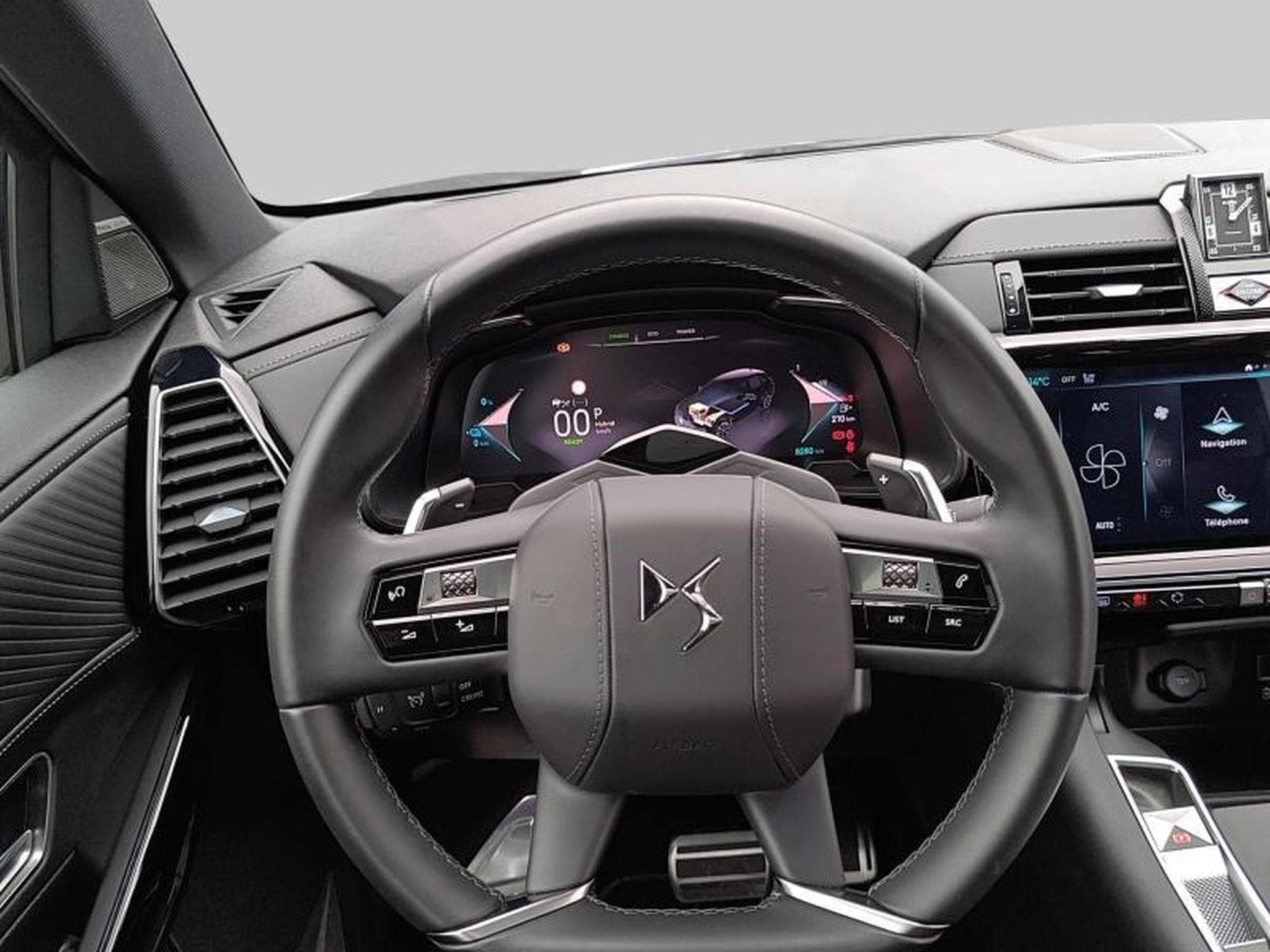 DS Automobiles DS7 E-Tense 300 Opera (2023) - Photo 14