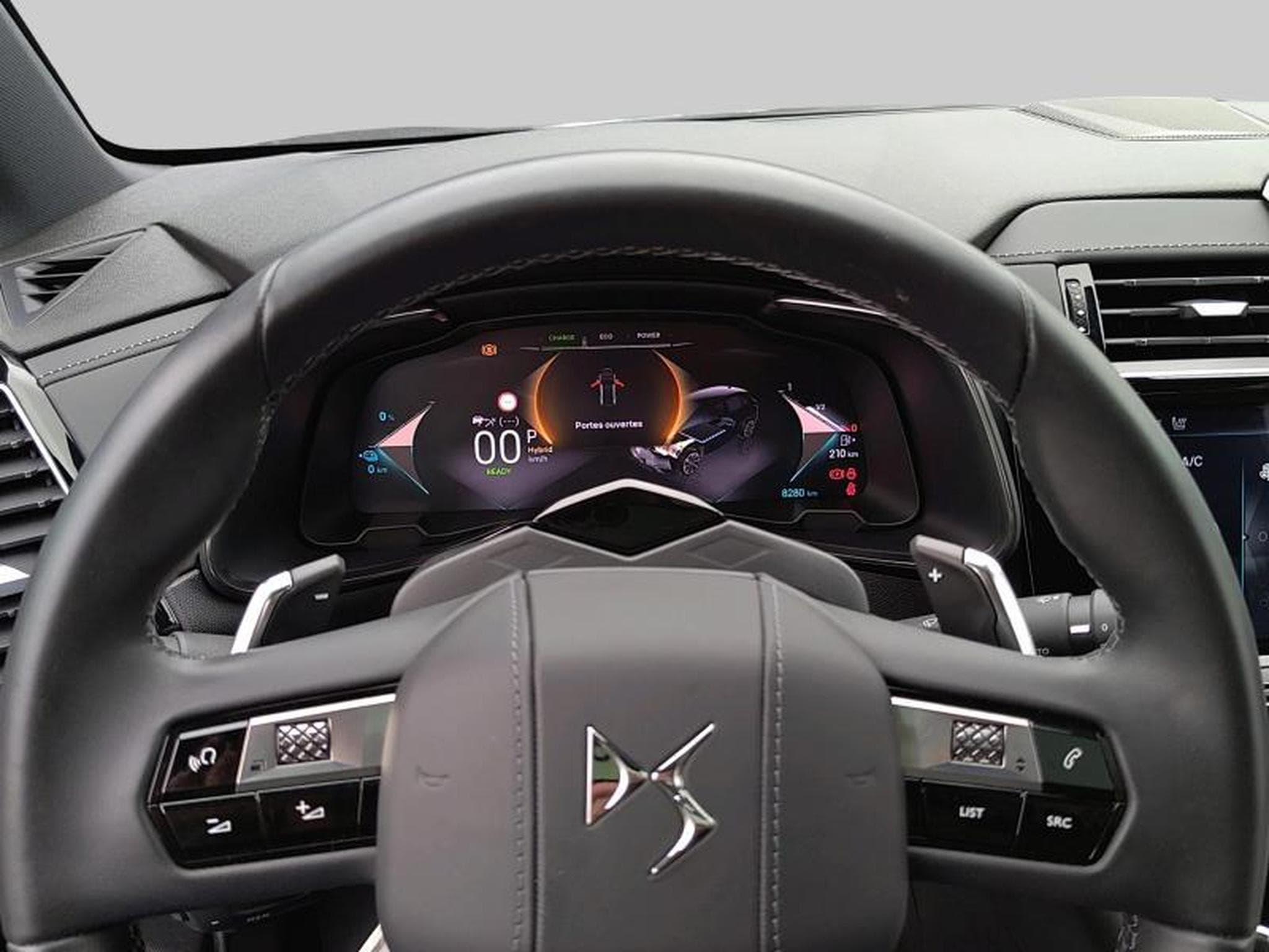 DS Automobiles DS7 E-Tense 300 Opera (2023) - Photo 15
