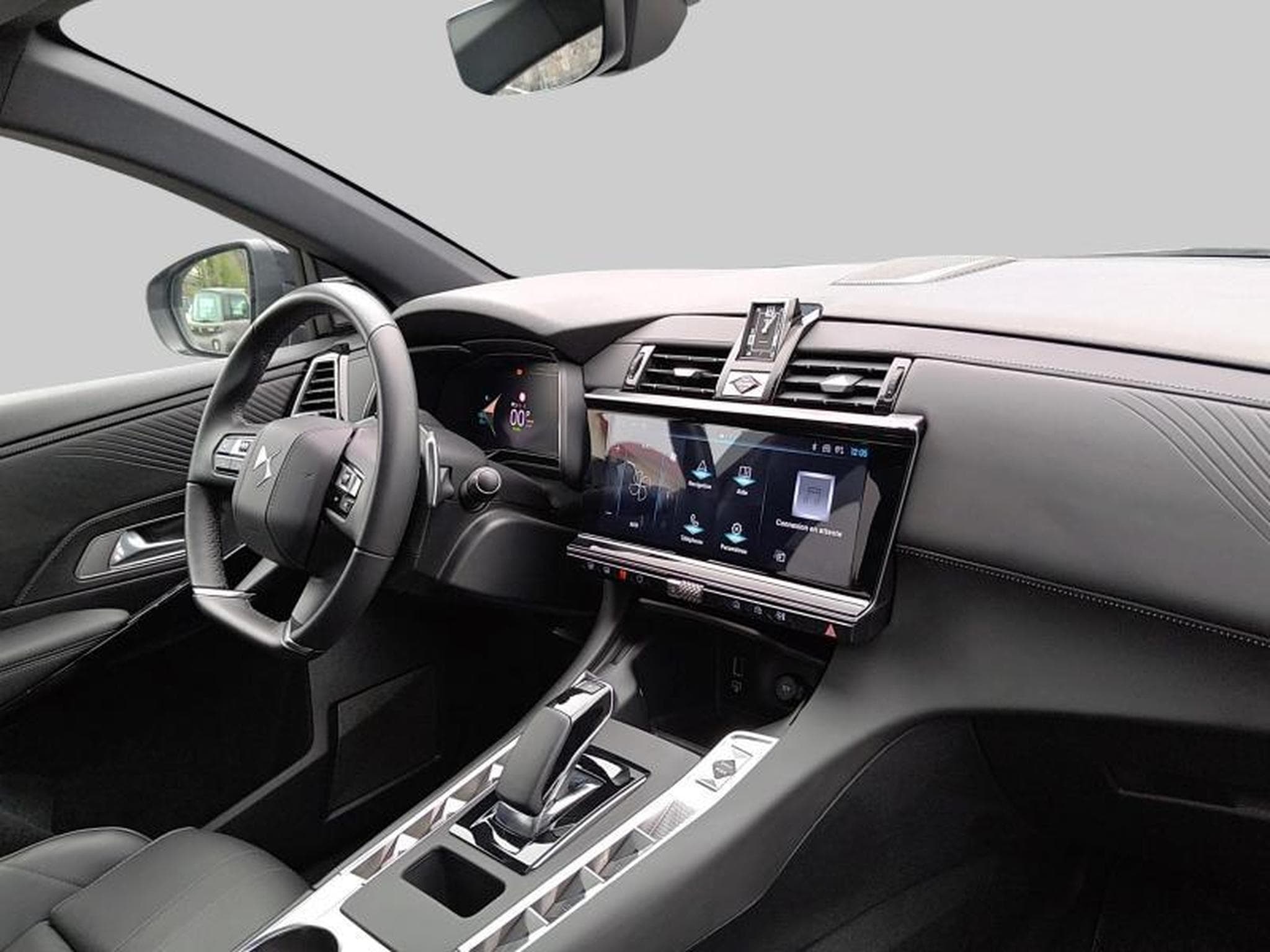 DS Automobiles DS7 E-Tense 300 Opera (2023) - Photo 9