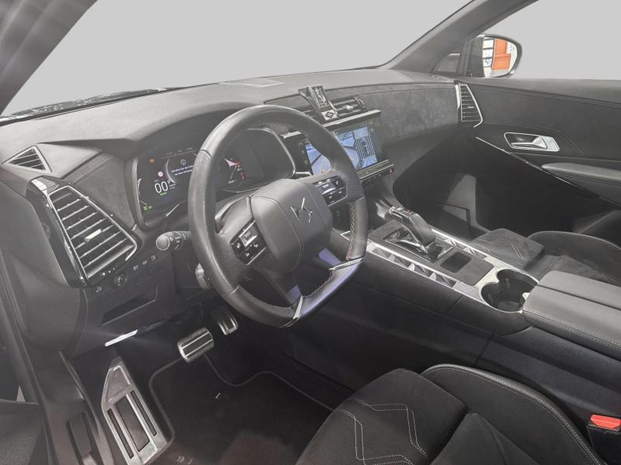 DS Automobiles DS7 E-Tense Performance Line + (2023) - Photo 11