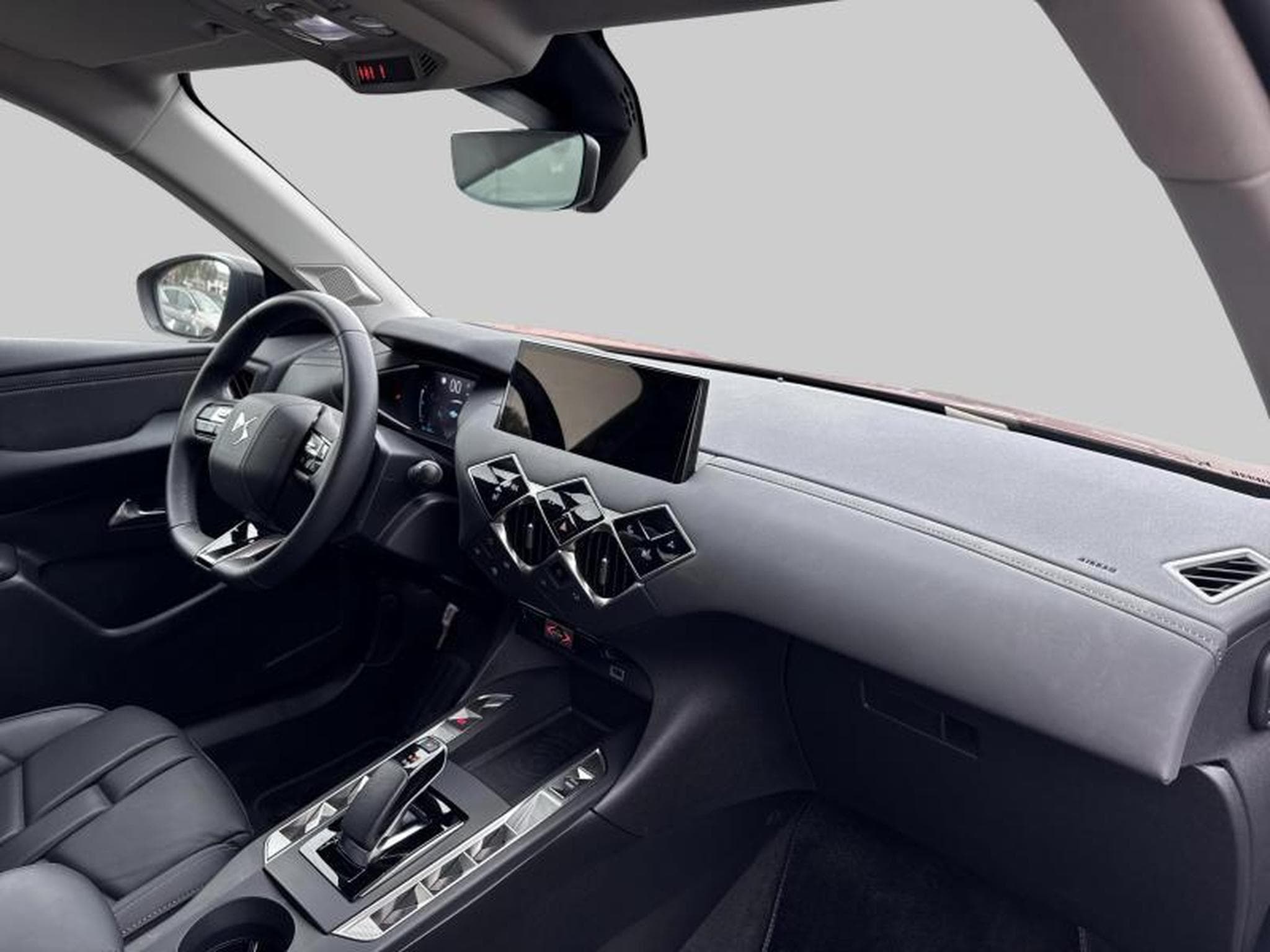DS Automobiles DS3 E-TENSE OPERA (2024) - Photo 9
