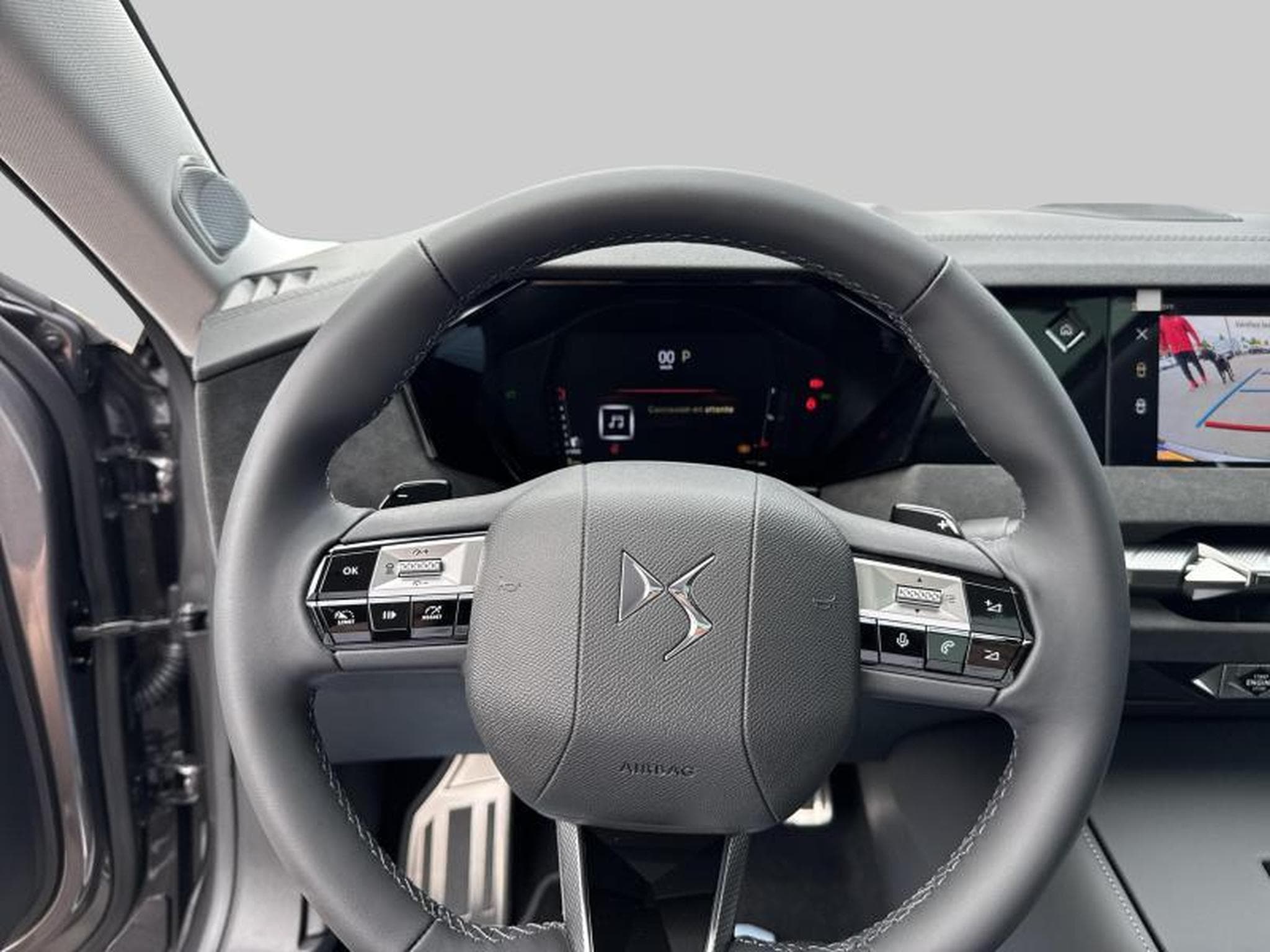 DS Automobiles DS4 ETOILE (2025) - Photo 14