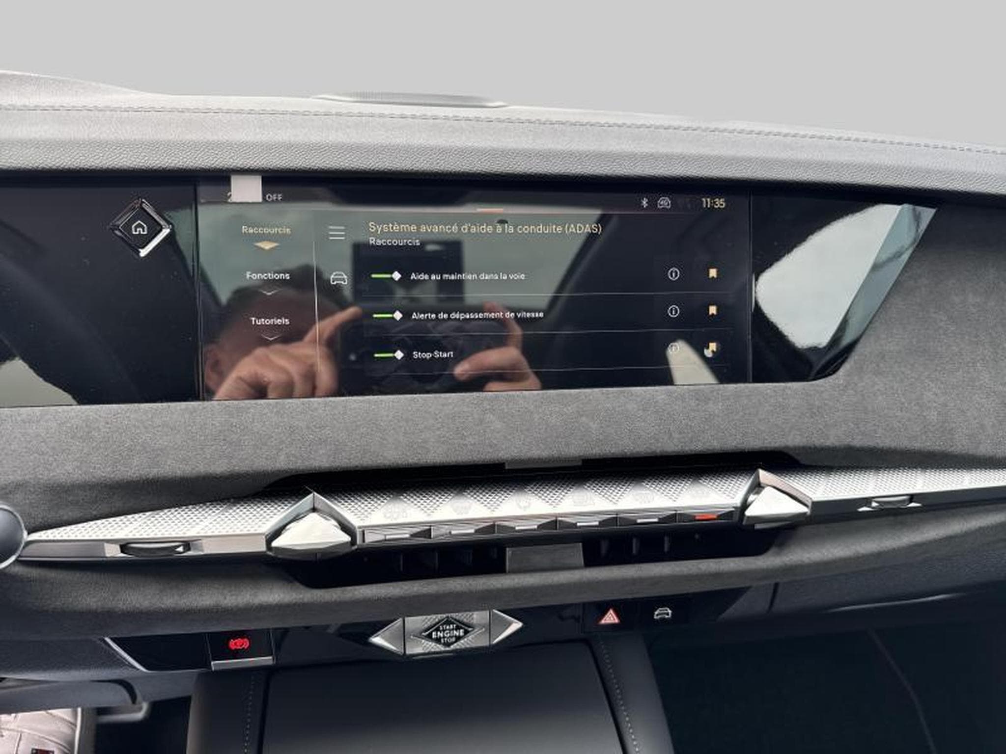 DS Automobiles DS4 ETOILE (2025) - Photo 17