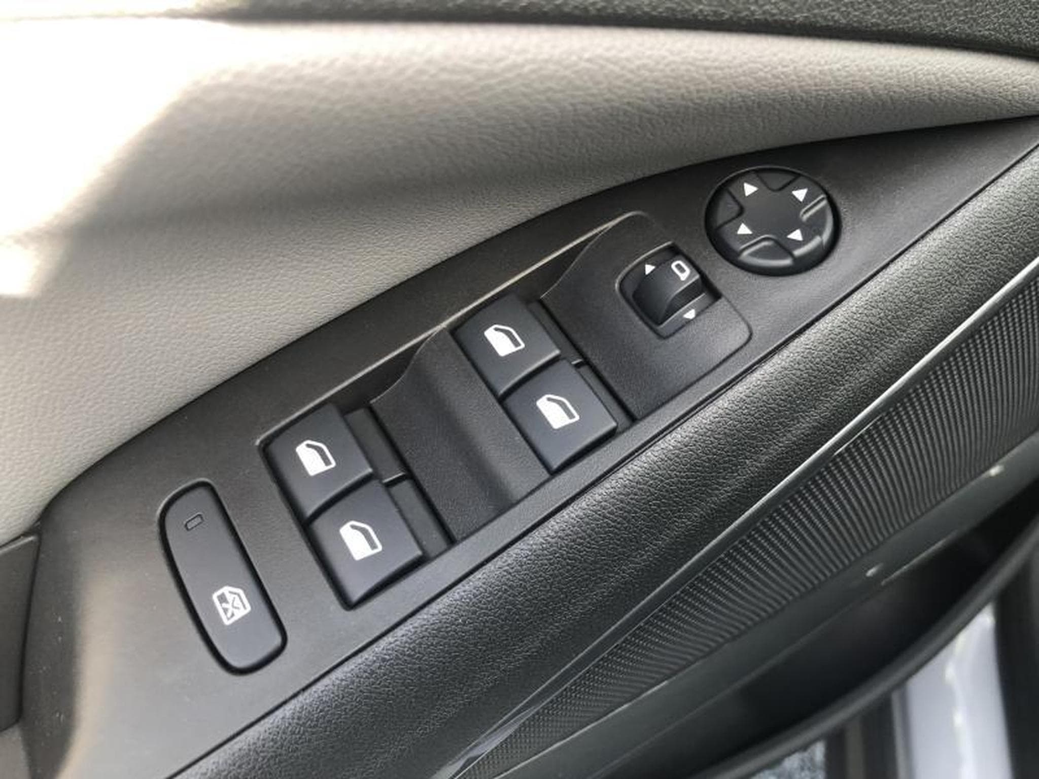 Opel Crossland X Innovation (2021) - Photo 8