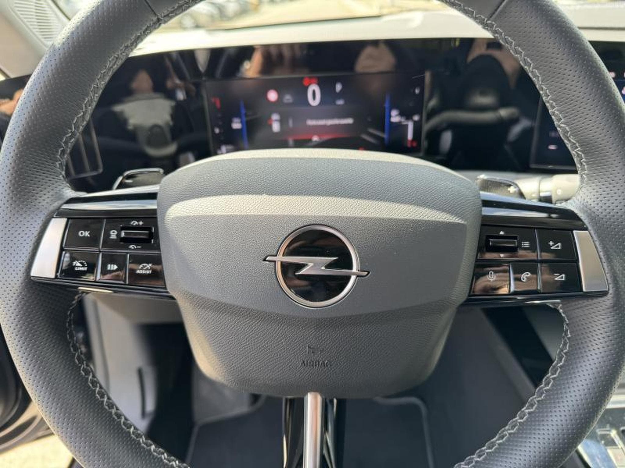 Opel Astra L Elegance (2022) - Photo 13