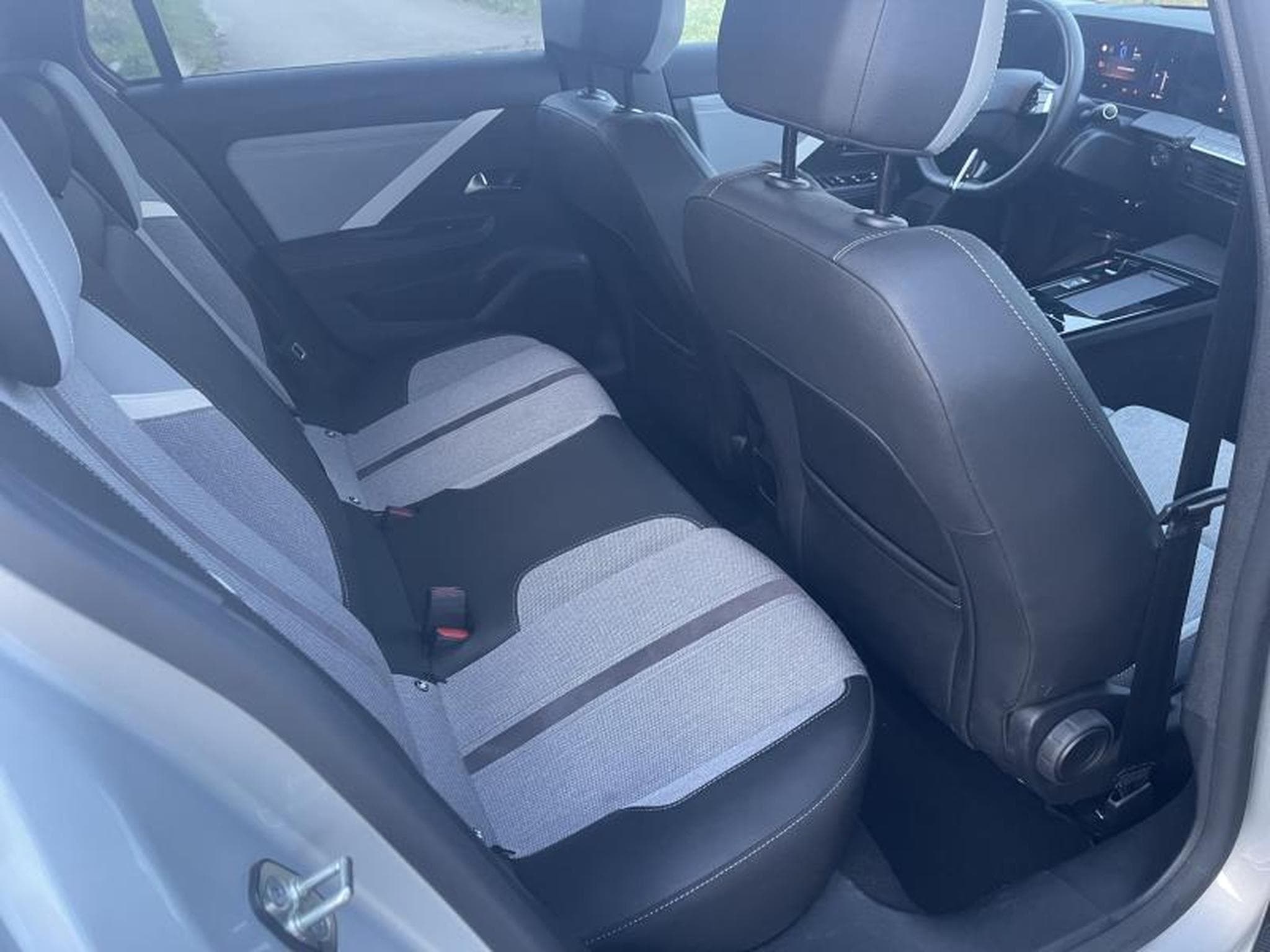 Opel Astra Business Elegance (2023) - Photo 5