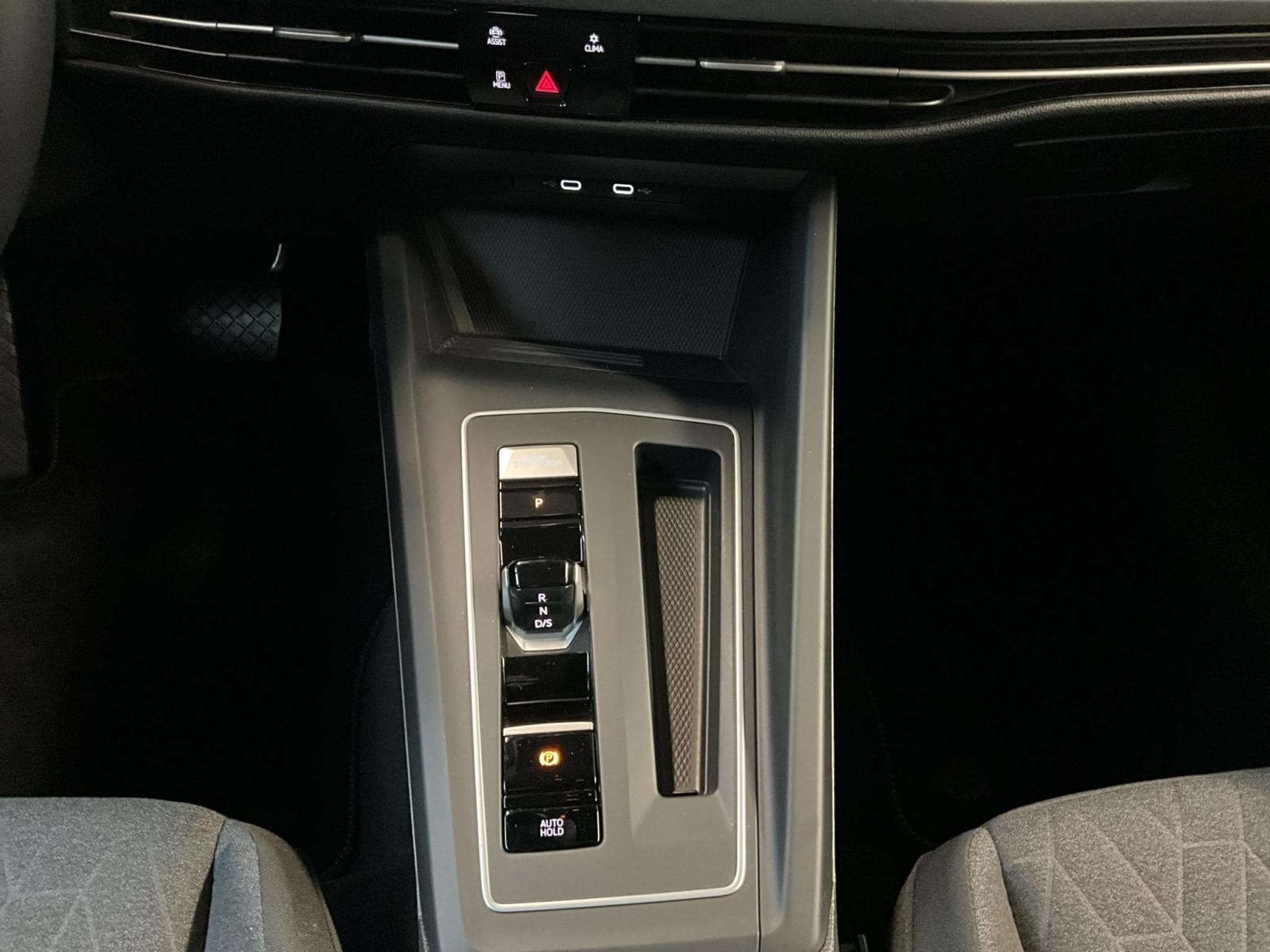 VW Golf Life+DSG+Navi+LED (2025) - Photo 12