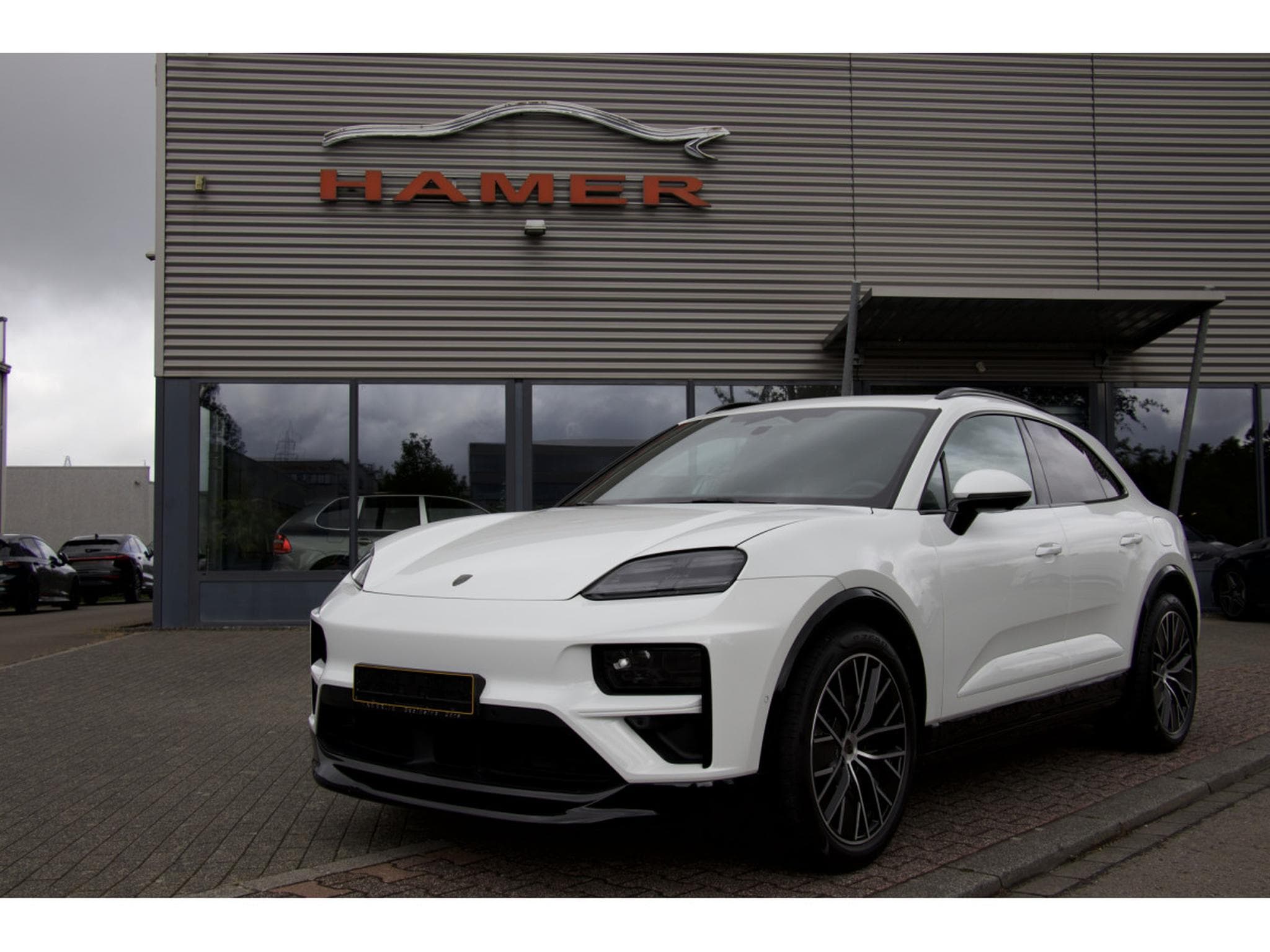 Porsche Macan Turbo (2025) - Photo 1