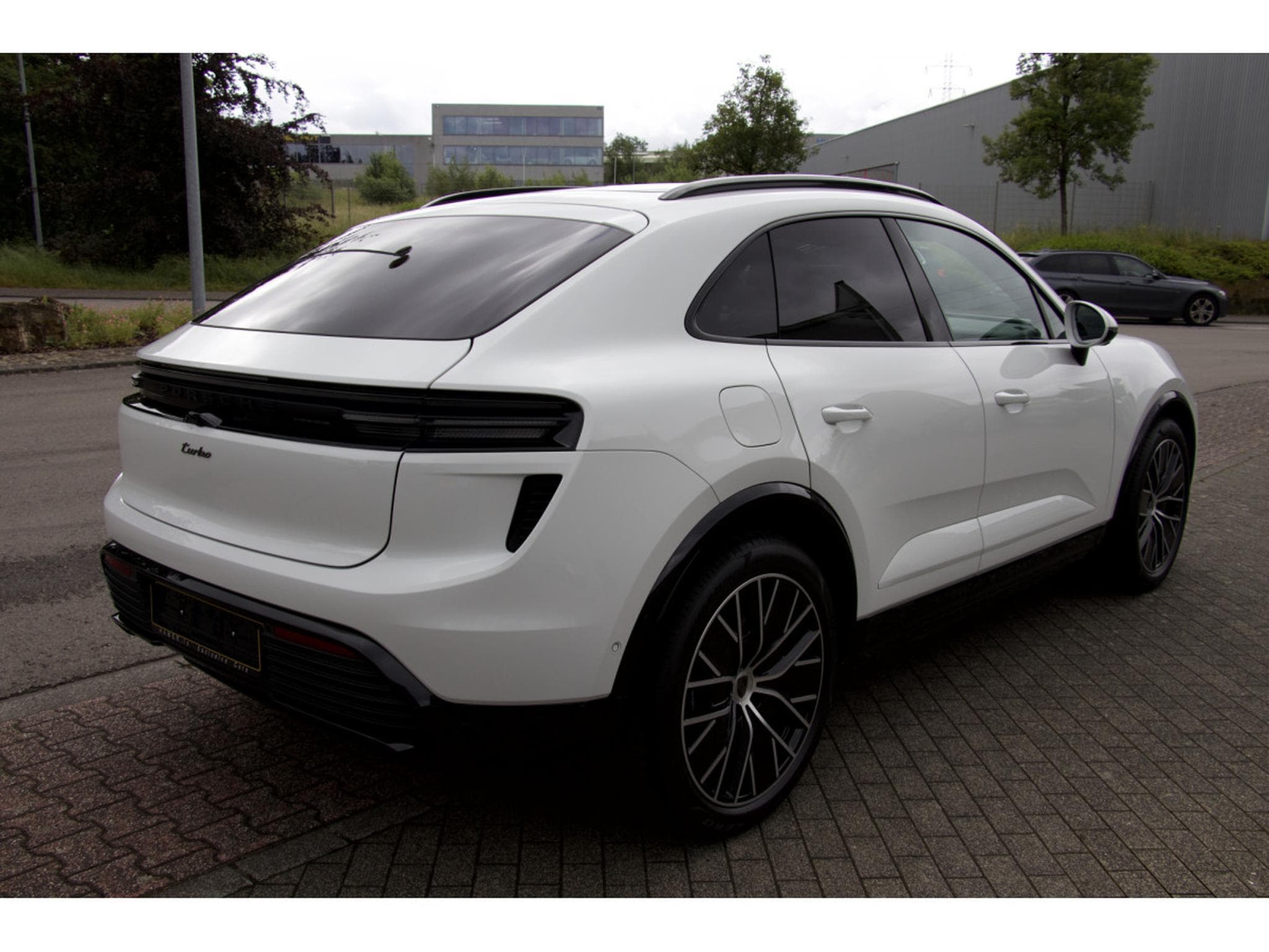 Porsche Macan Turbo (2025) - Photo 4
