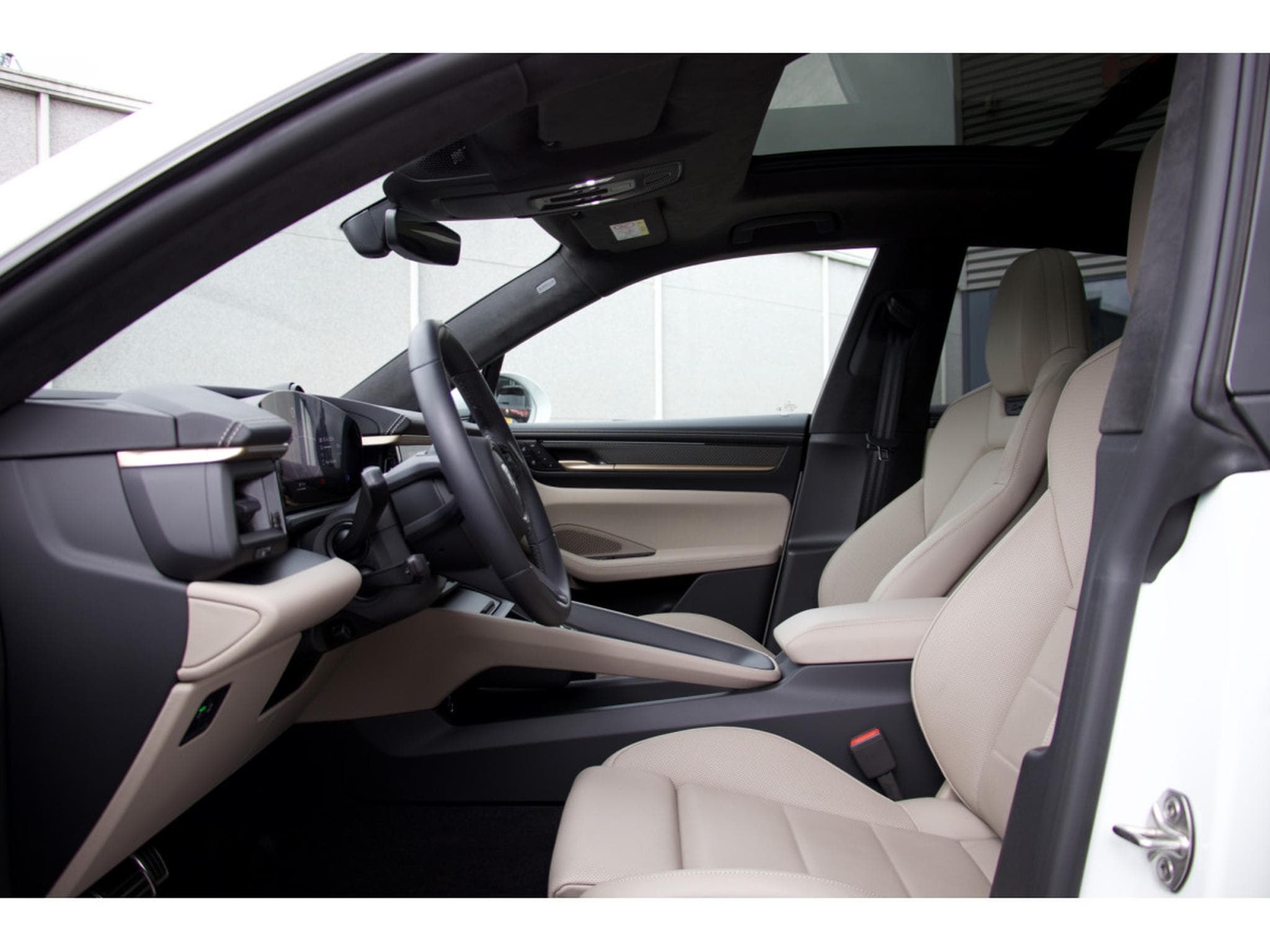 Porsche Macan Turbo (2025) - Photo 5