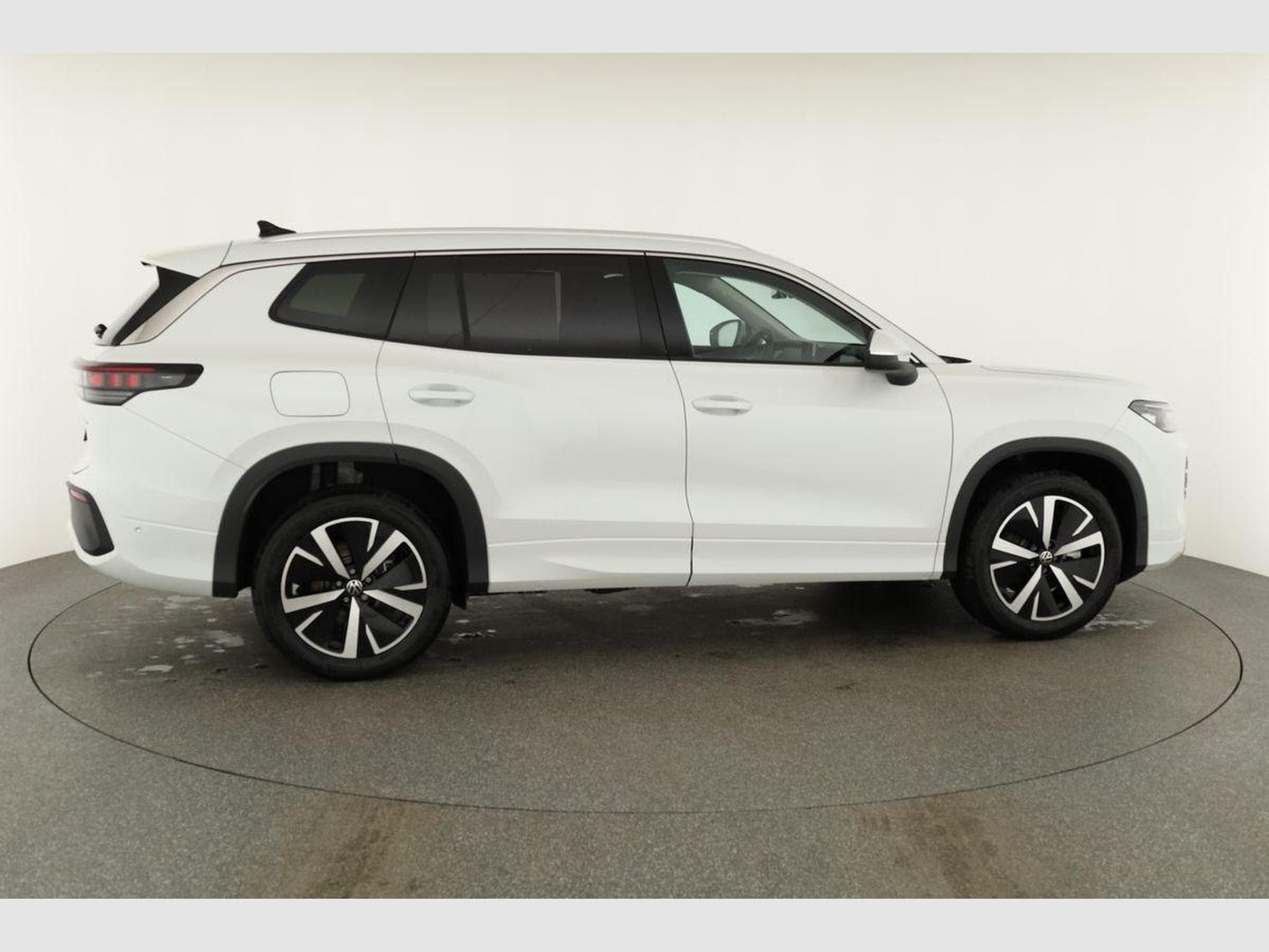 VW Tayron 1.5 TSI eHybrid 150 kW Life (2025) - Photo 23