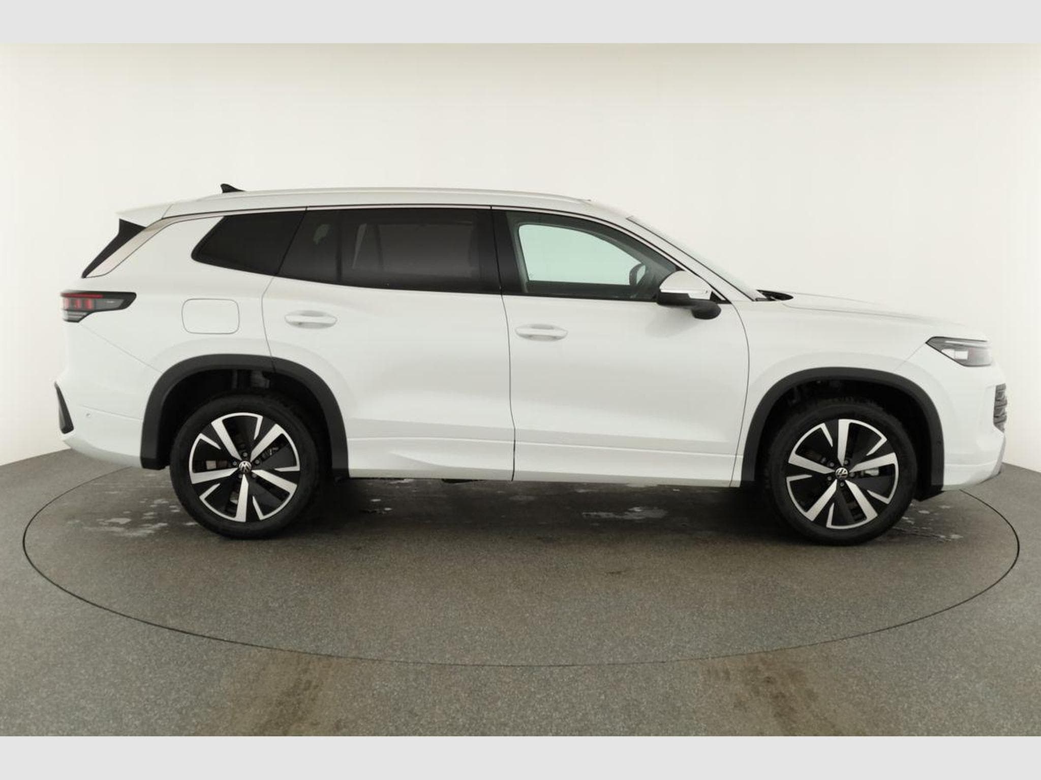 VW Tayron 1.5 TSI eHybrid 150 kW Life (2025) - Photo 24
