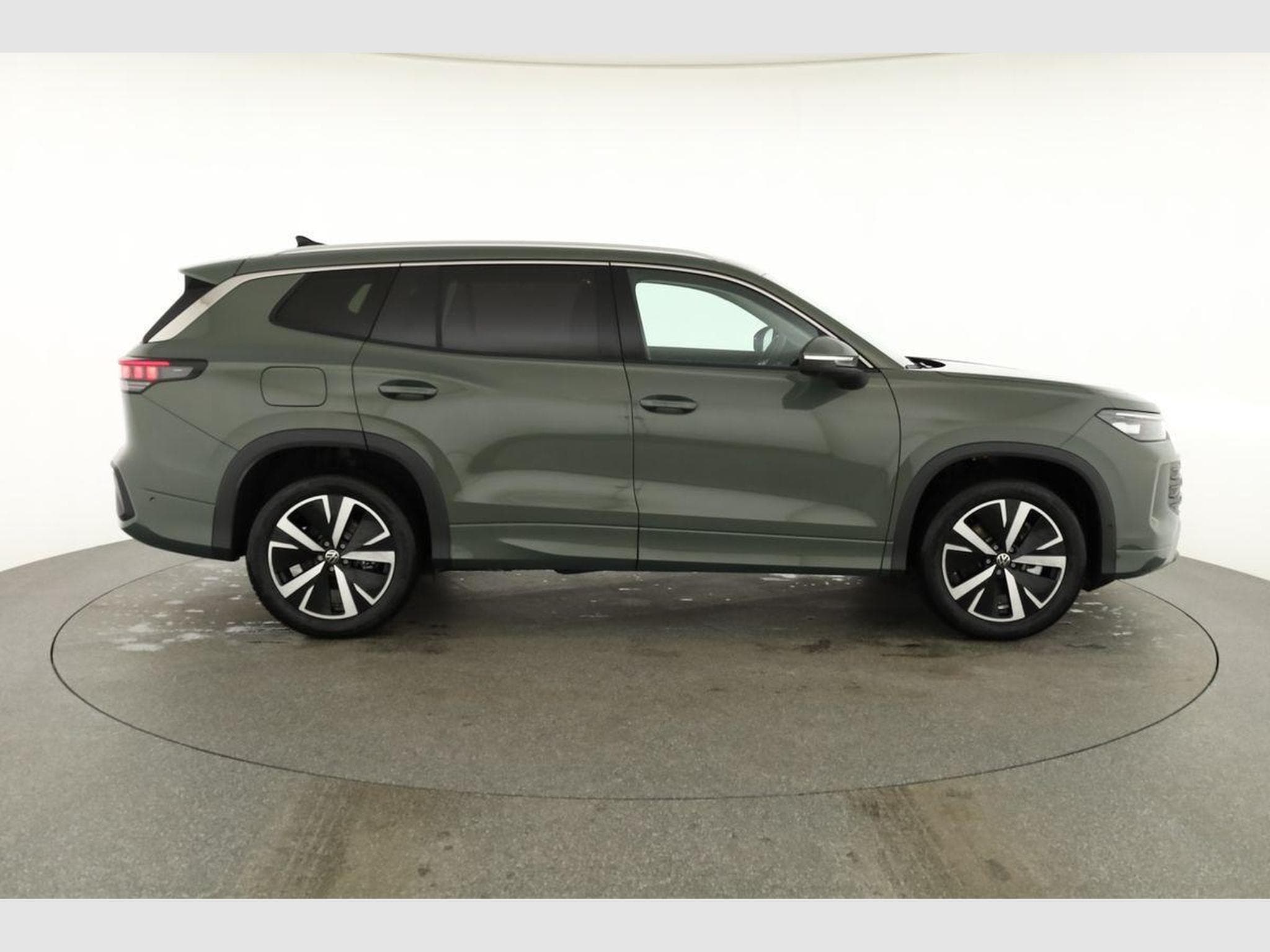 VW Tayron 1.5 TSI eHybrid 150 kW Life (2025) - Photo 22