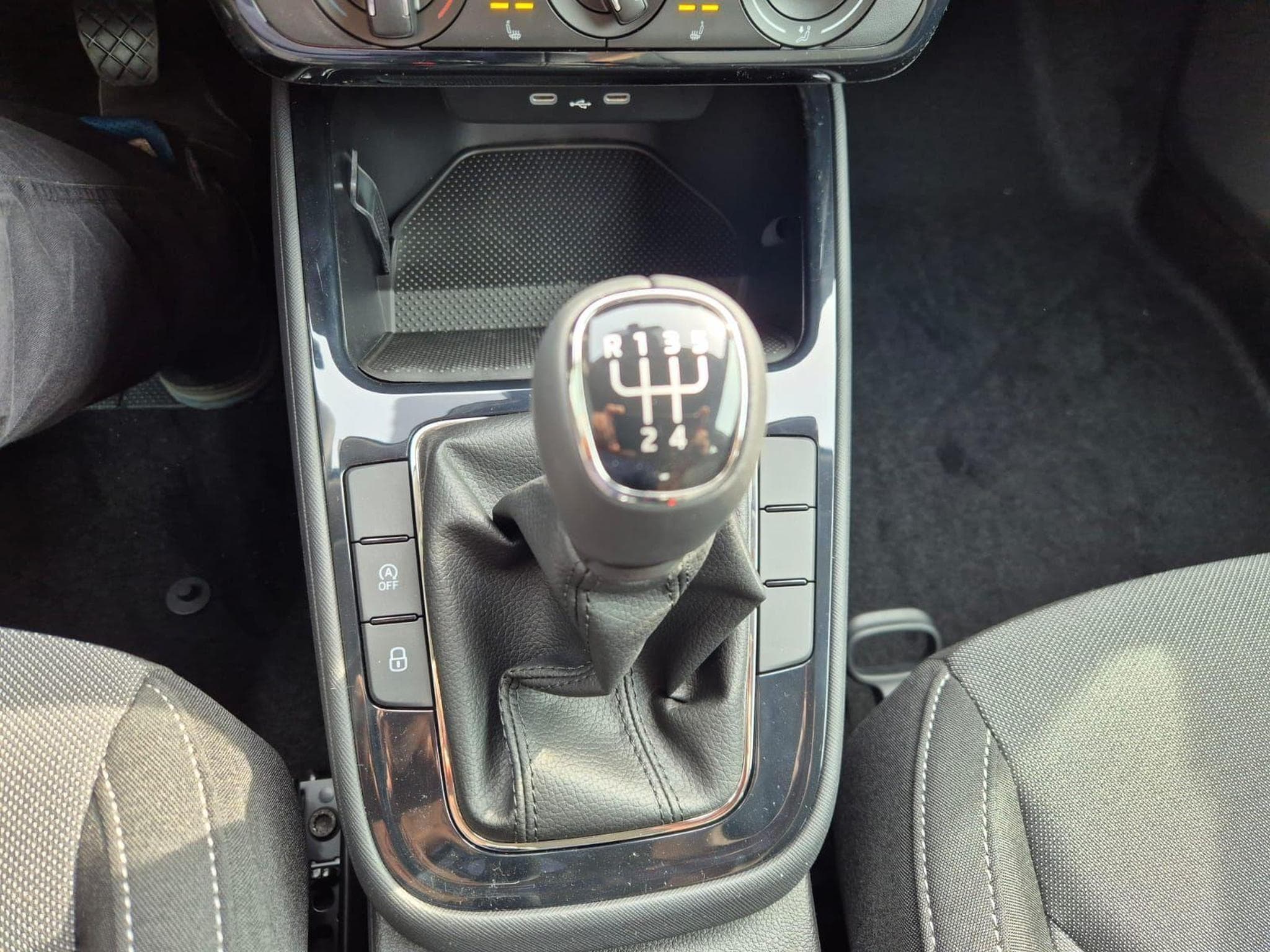 Skoda Fabia 1.0 TSI 95PS (2026) - Photo 22