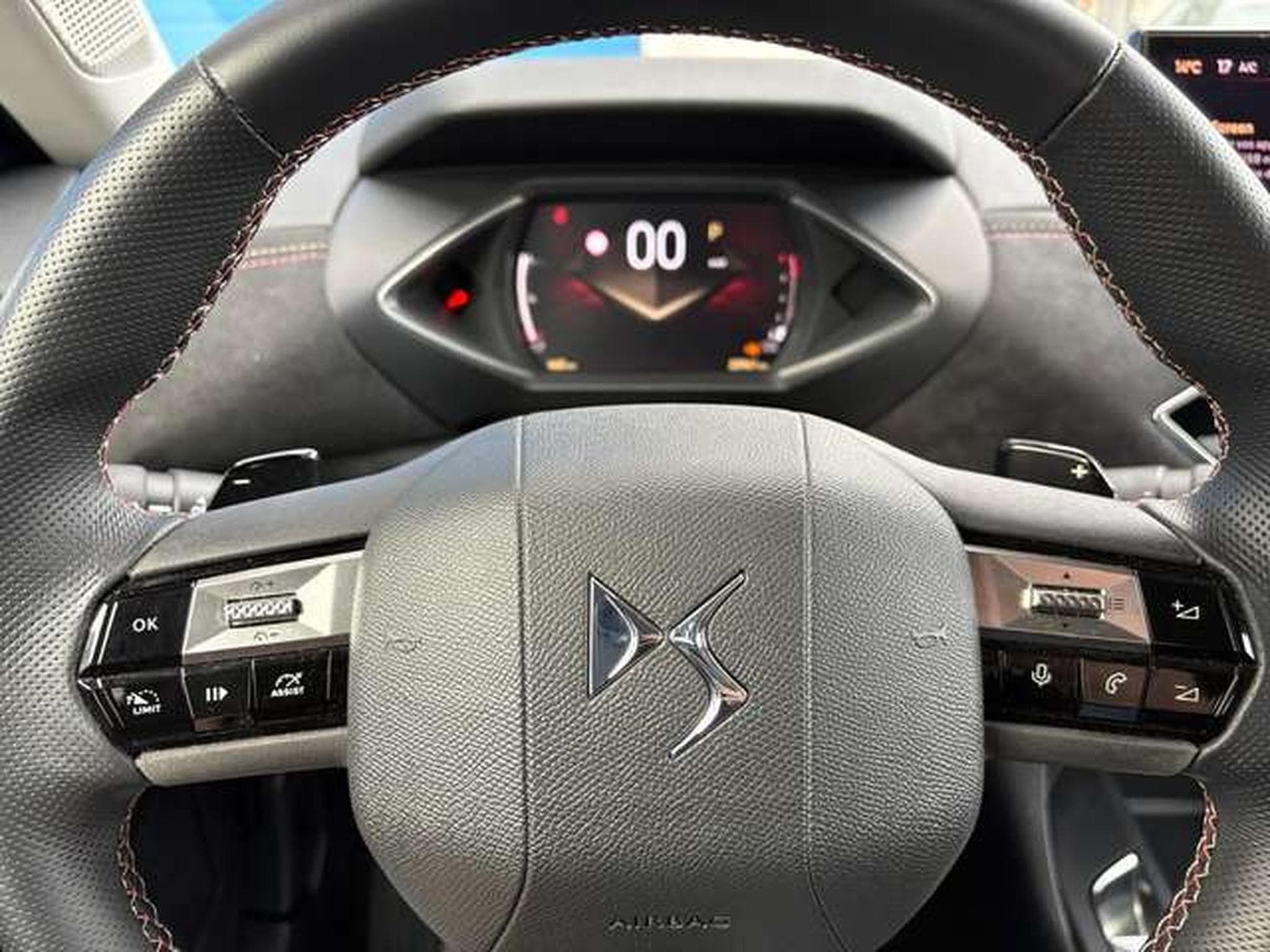 DS Automobiles DS3 1.2 PURETECH 130CH PERFORMANCE LINE AUTOMATIQUE (2024) - Photo 14