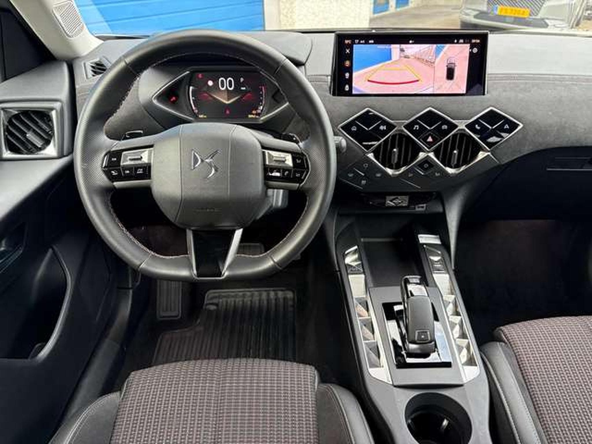 DS Automobiles DS3 1.2 PURETECH 130CH PERFORMANCE LINE AUTOMATIQUE (2024) - Photo 5
