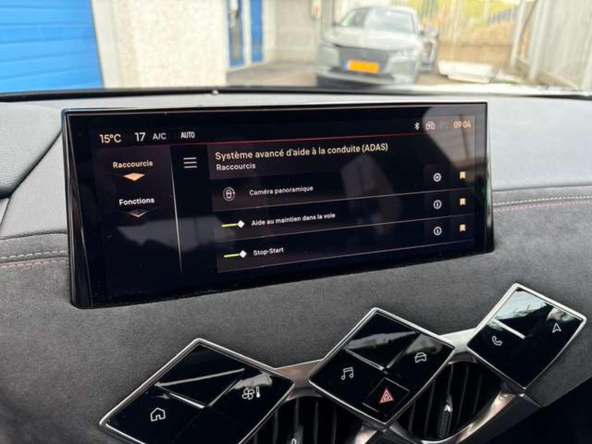 DS Automobiles DS3 1.2 PURETECH 130CH PERFORMANCE LINE AUTOMATIQUE (2024) - Photo 9