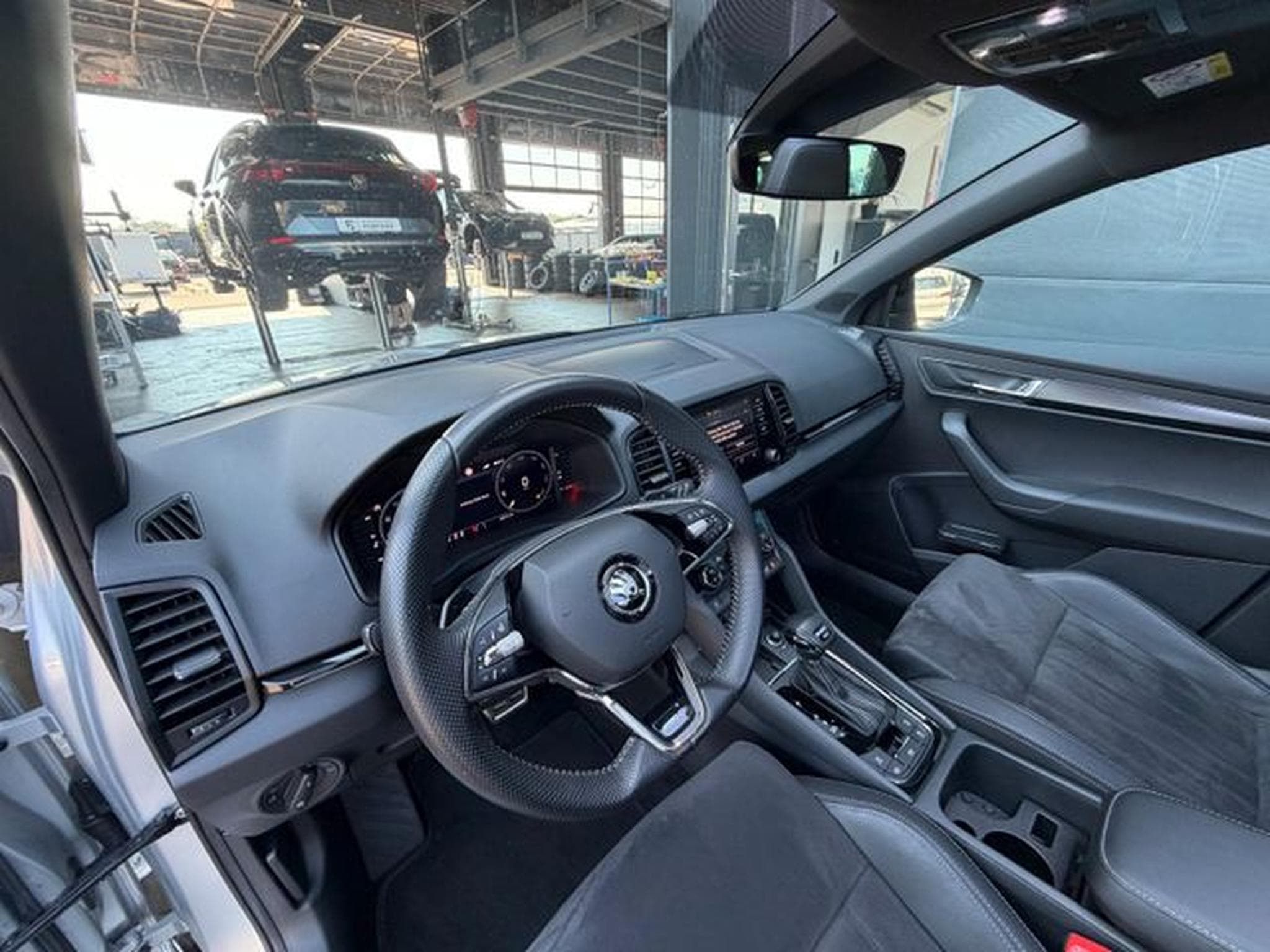 Skoda Karoq Karoq 2,0TSi Sportline 4x4 Pano AHK19" Kam Leder (2022) - Photo 10