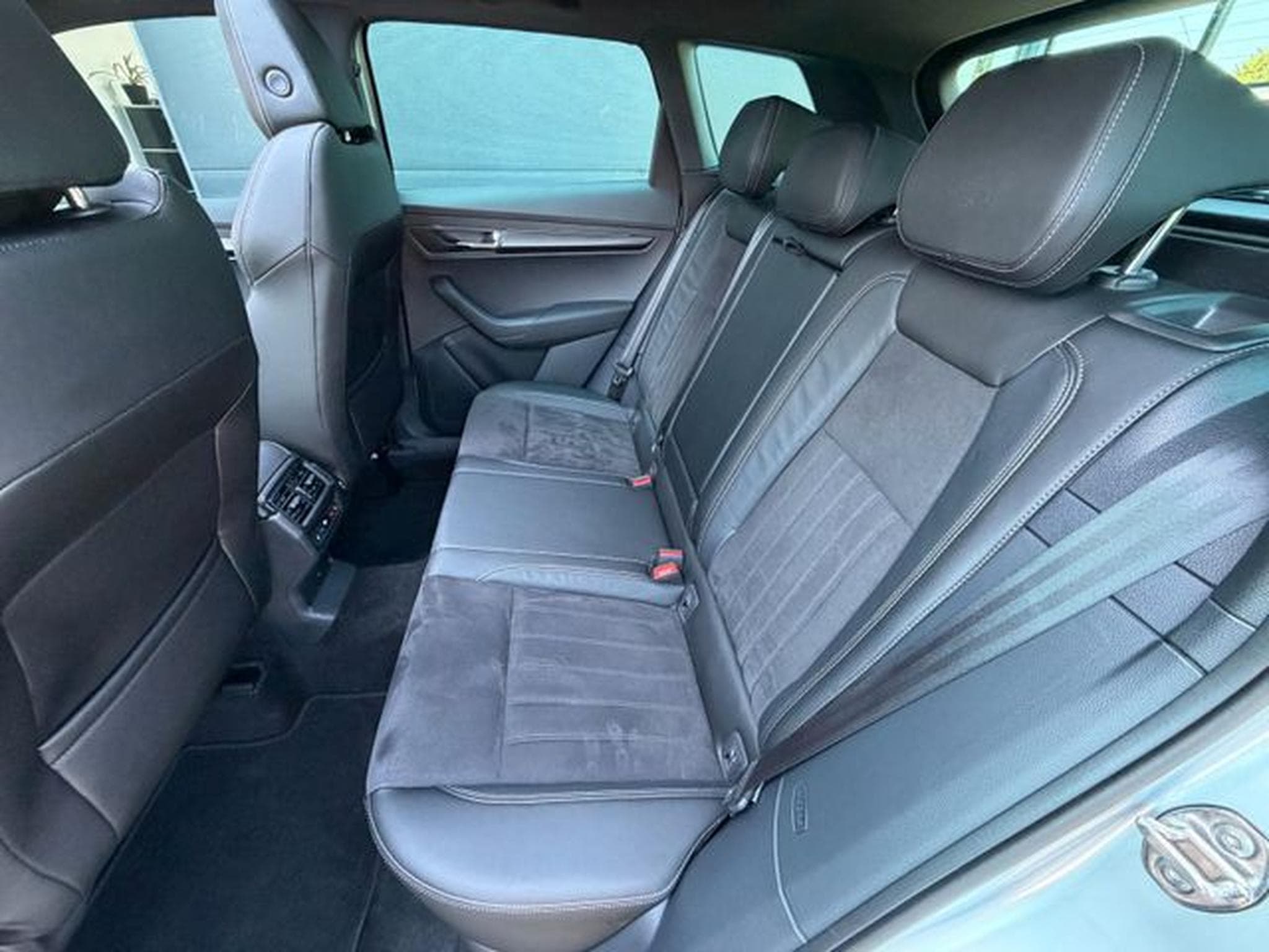Skoda Karoq Karoq 2,0TSi Sportline 4x4 Pano AHK19" Kam Leder (2022) - Photo 11