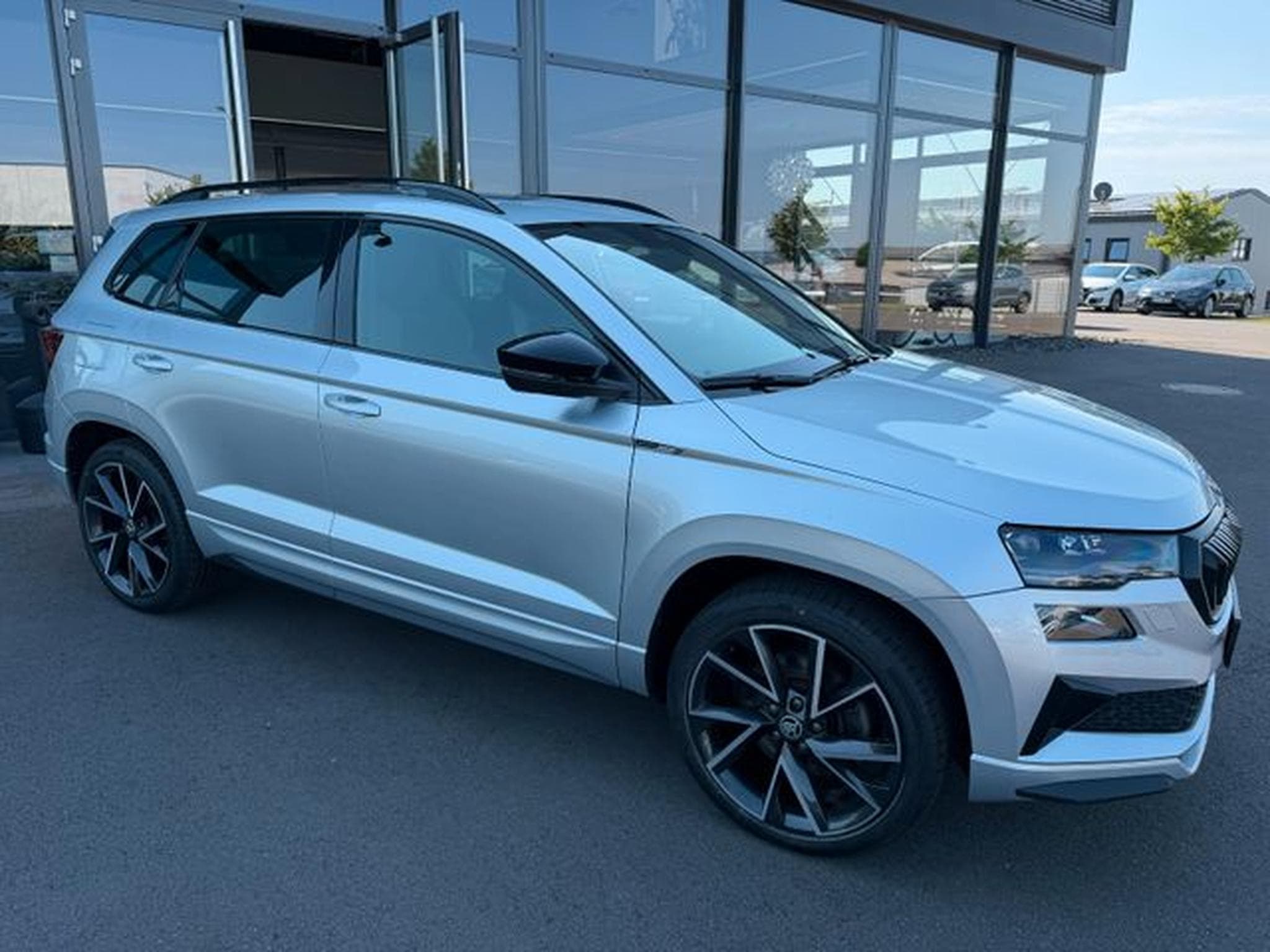 Skoda Karoq Karoq 2,0TSi Sportline 4x4 Pano AHK19" Kam Leder (2022) - Photo 3