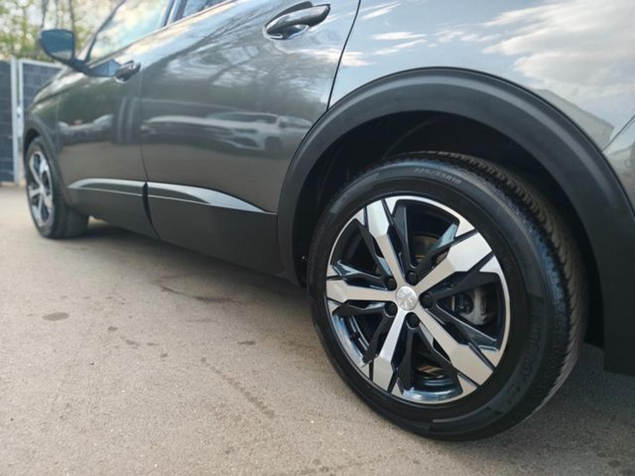Peugeot 5008 5008*7 SITZER*AUTOMATIK*VIRTUELL*PACK ASSIST*2.H (2019) - Photo 10