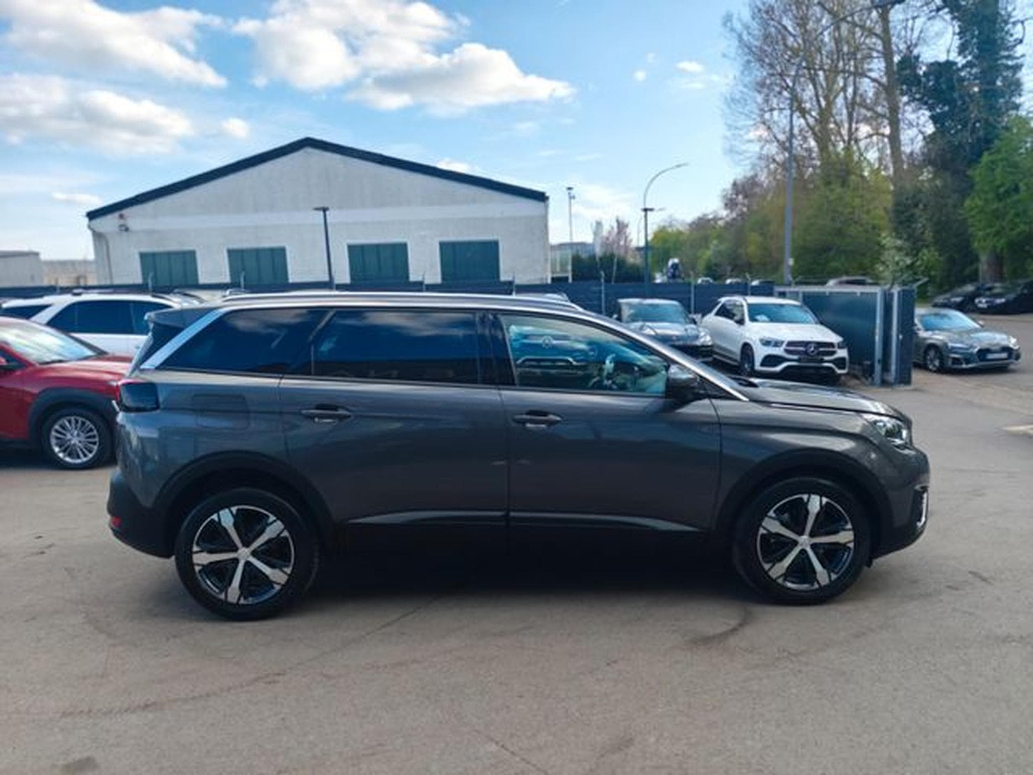 Peugeot 5008 5008*7 SITZER*AUTOMATIK*VIRTUELL*PACK ASSIST*2.H (2019) - Photo 14