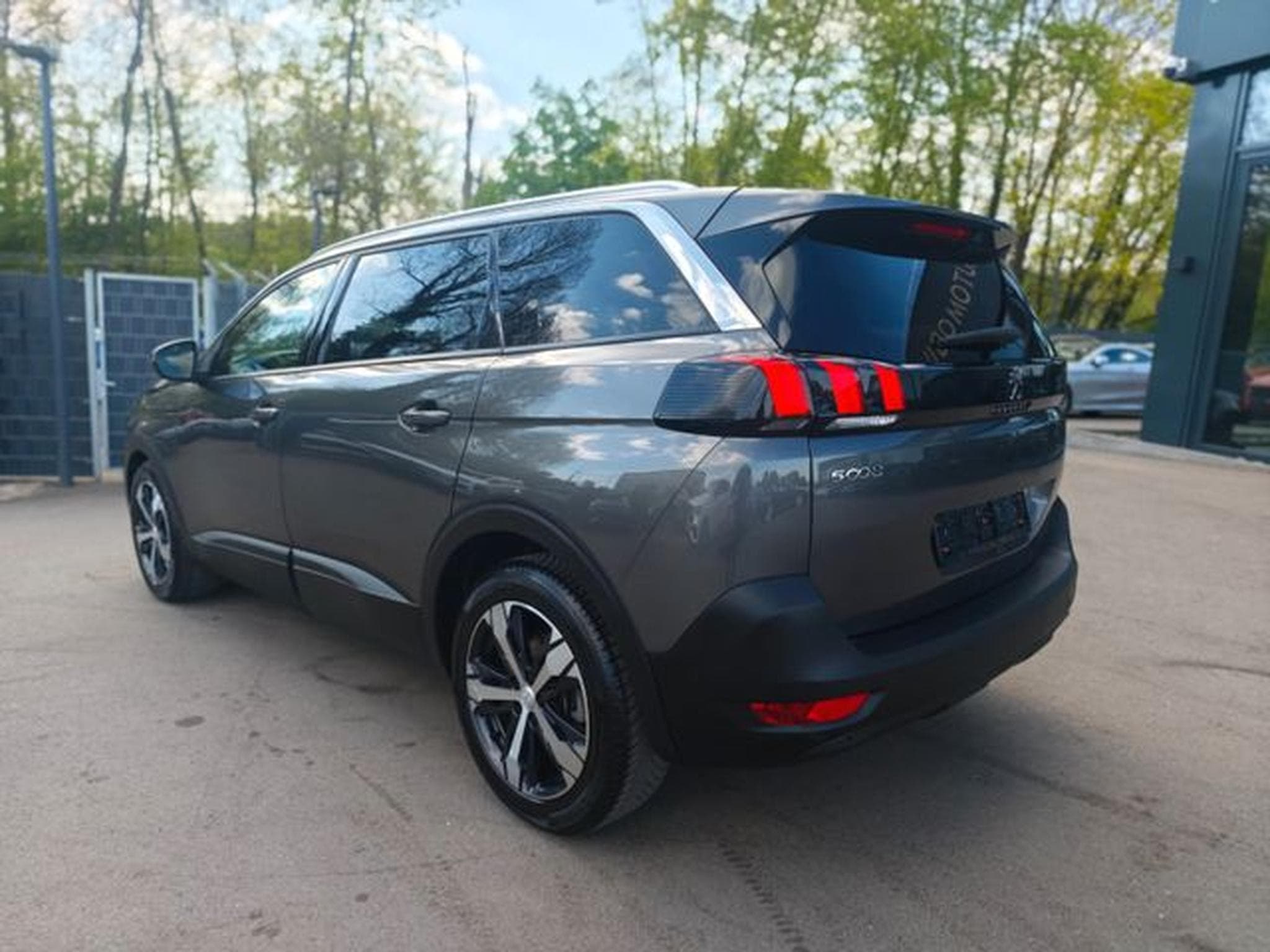 Peugeot 5008 5008*7 SITZER*AUTOMATIK*VIRTUELL*PACK ASSIST*2.H (2019) - Photo 8