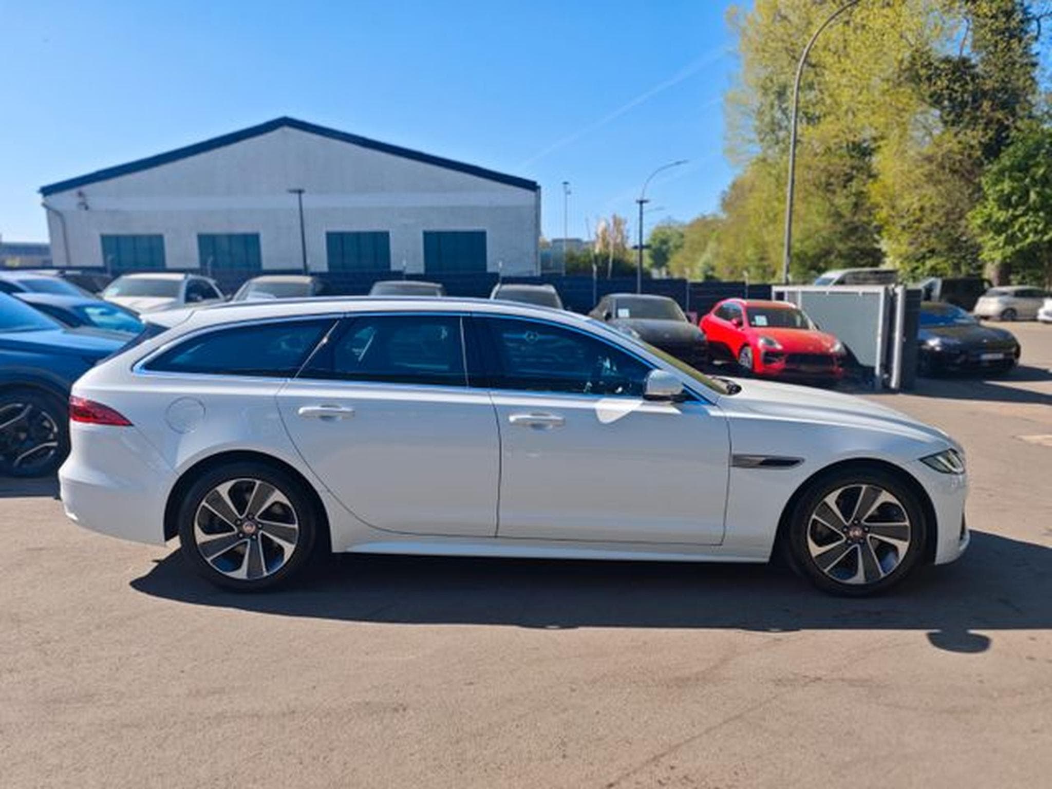 Jaguar XF XF SPORTBRAKE AWD*R-DYNAMIC*2.HD*LED*LEDER*TOP* (2023) - Photo 12
