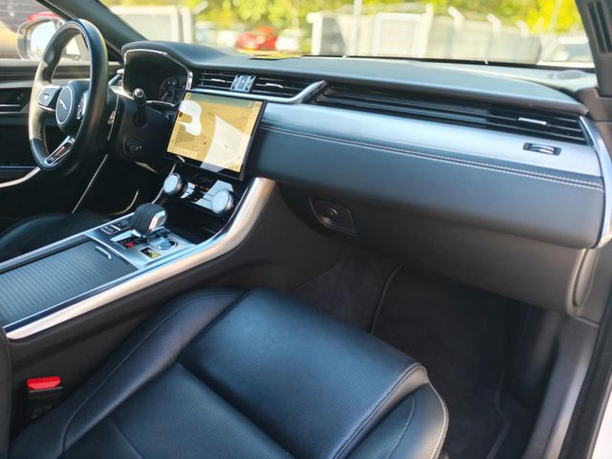 Jaguar XF XF SPORTBRAKE AWD*R-DYNAMIC*2.HD*LED*LEDER*TOP* (2023) - Photo 14