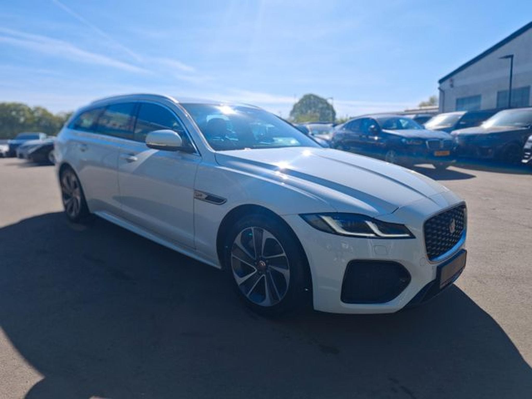 Jaguar XF XF SPORTBRAKE AWD*R-DYNAMIC*2.HD*LED*LEDER*TOP* (2023) - Photo 5