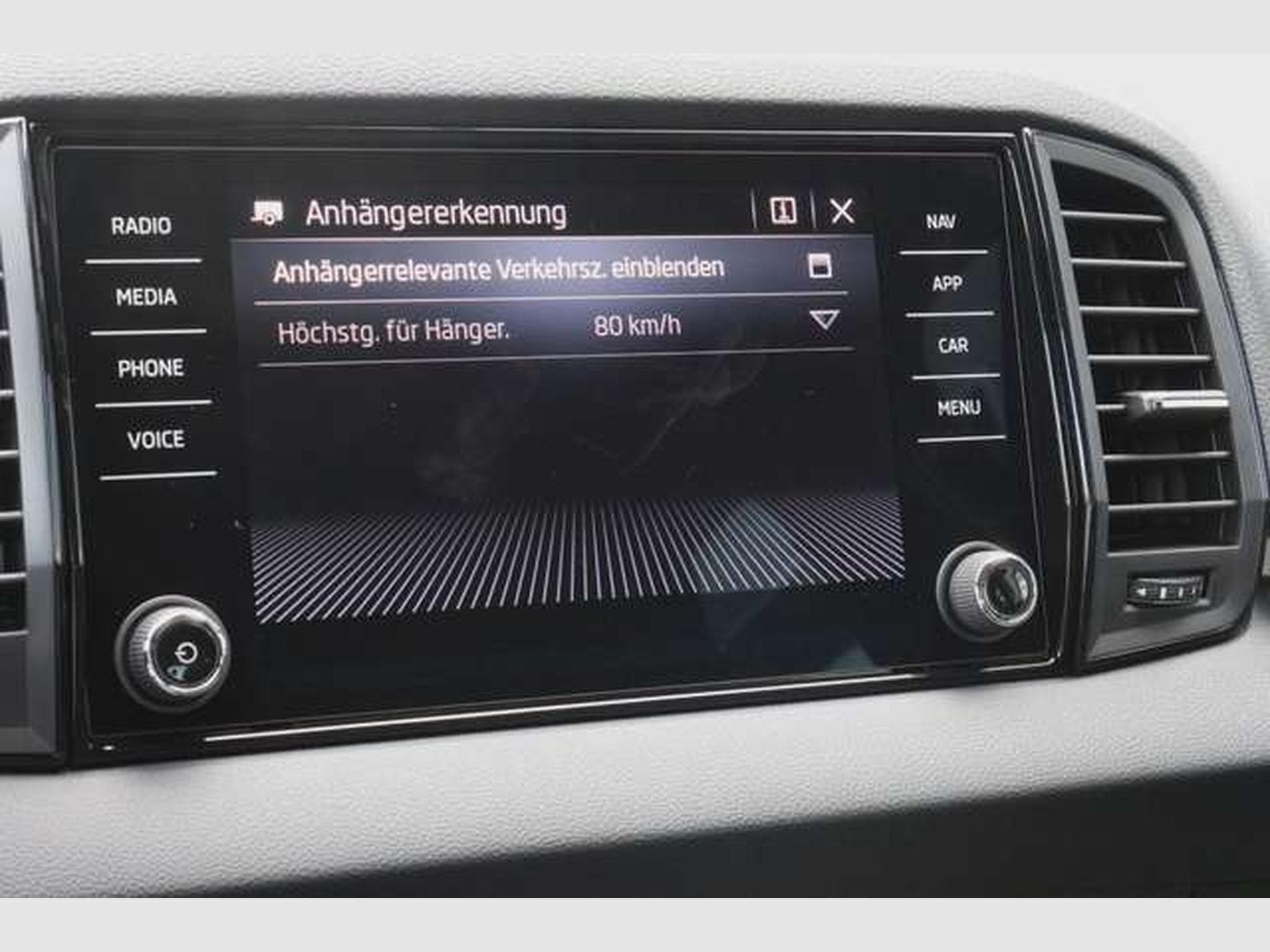 Skoda Karoq Sportline DSG/ACC/Matrix/AHK/Side/5-J Gara (2026) - Photo 19