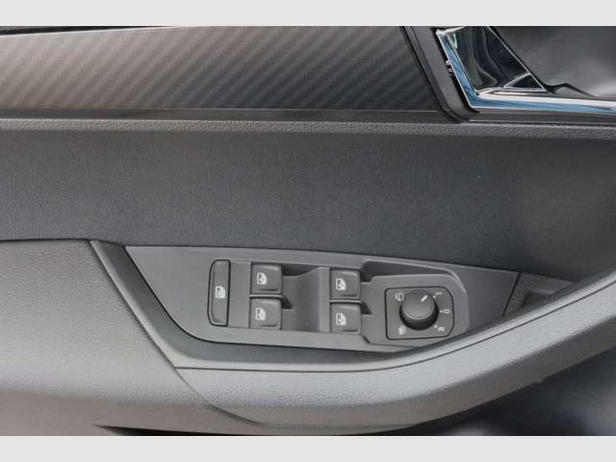 Skoda Karoq Sportline DSG/ACC/Matrix/AHK/Side/5-J Gara (2026) - Photo 24