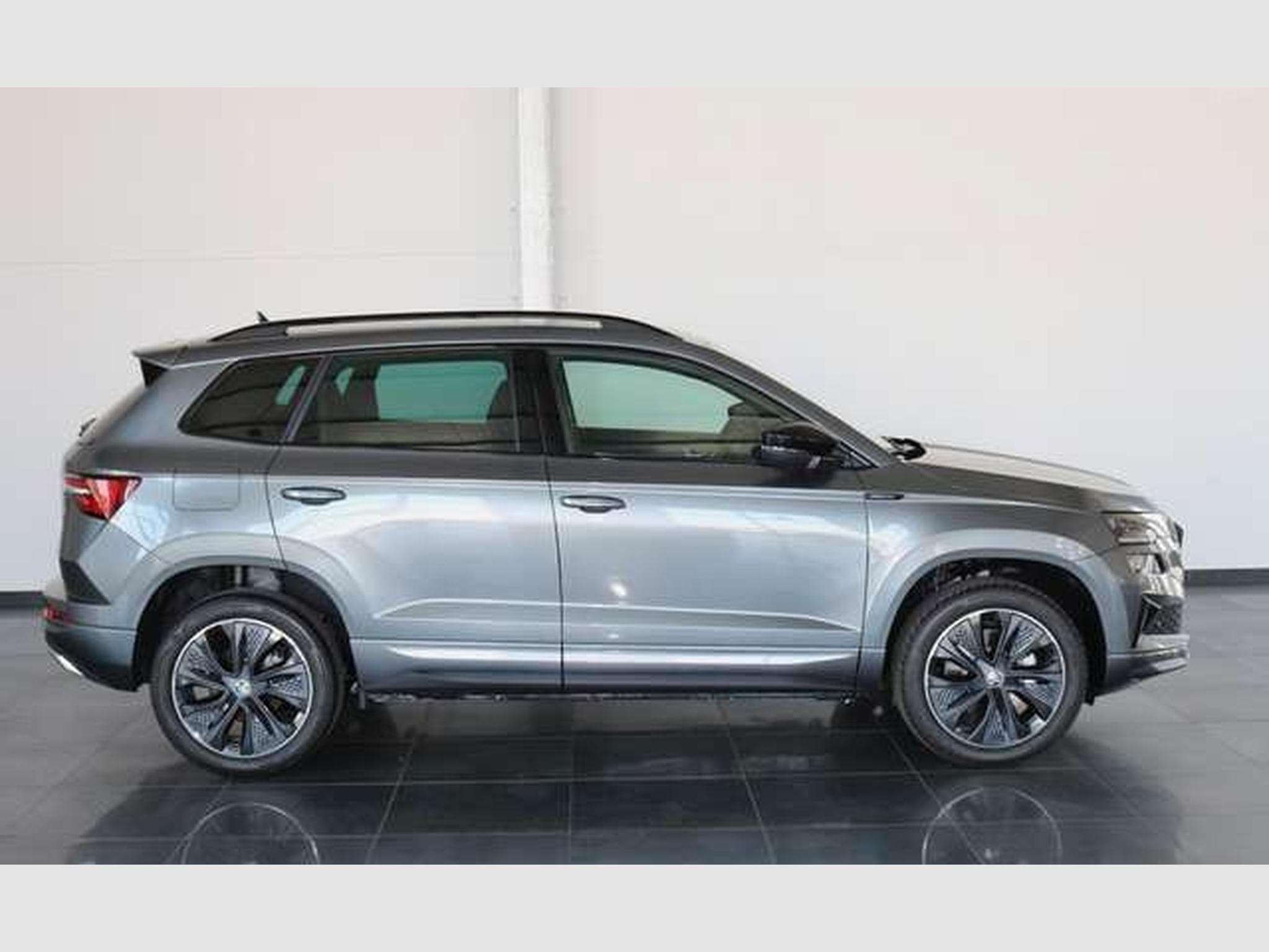 Skoda Karoq Sportline DSG/ACC/Matrix/AHK/Side/5-J Gara (2026) - Photo 5