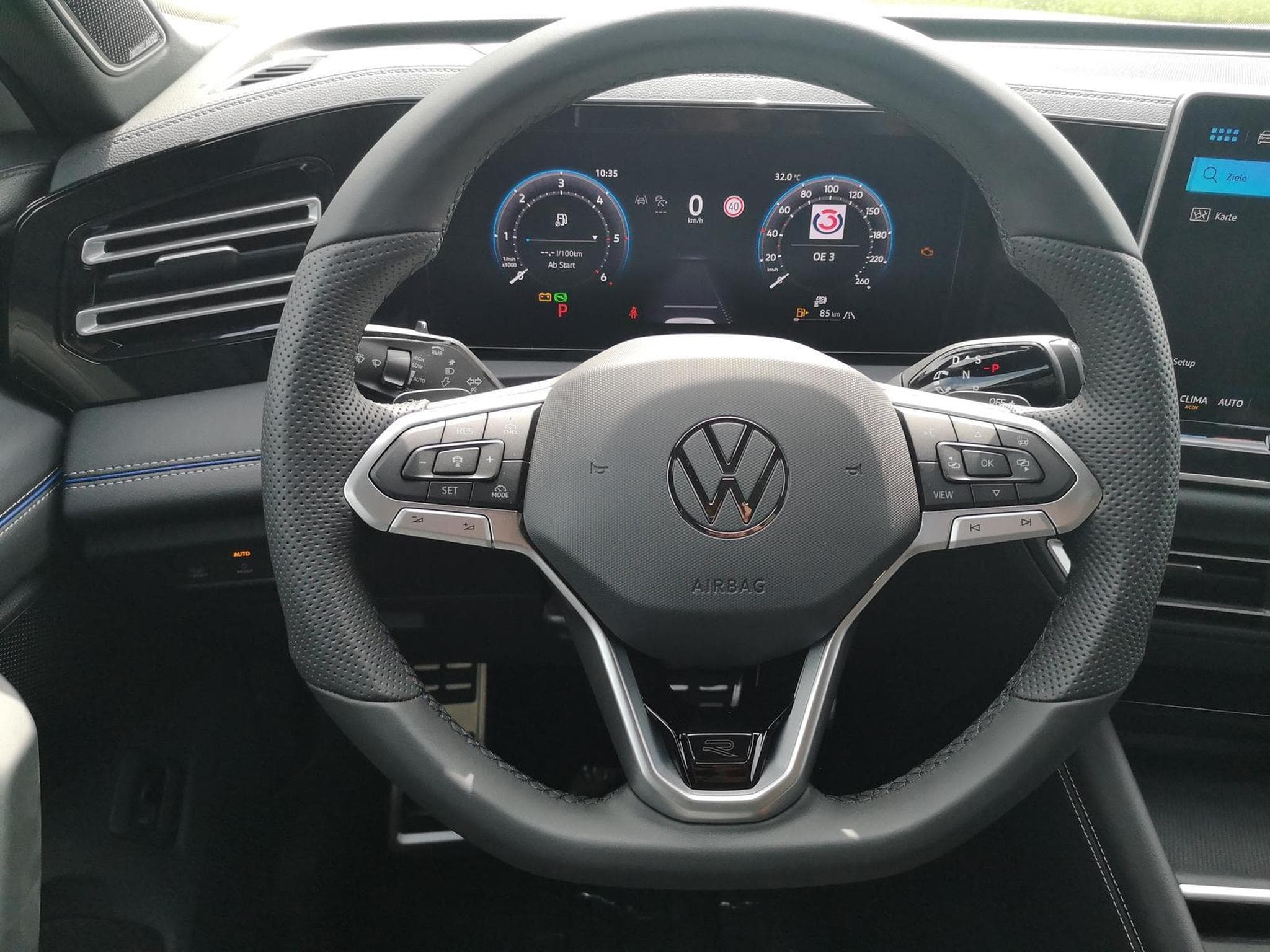 VW Tiguan 2.0 TDI 142 kW 4Motion R-Line (2025) - Photo 6