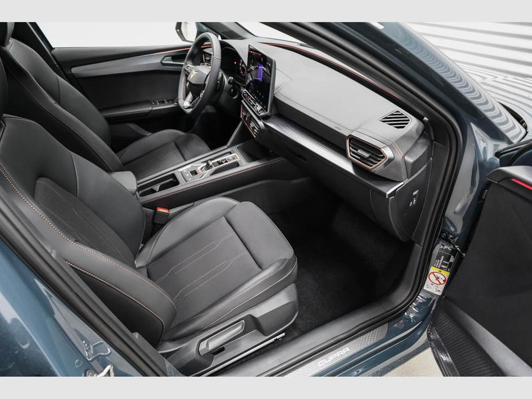Cupra Leon ST 2,0 TSI (2026) - Photo 21