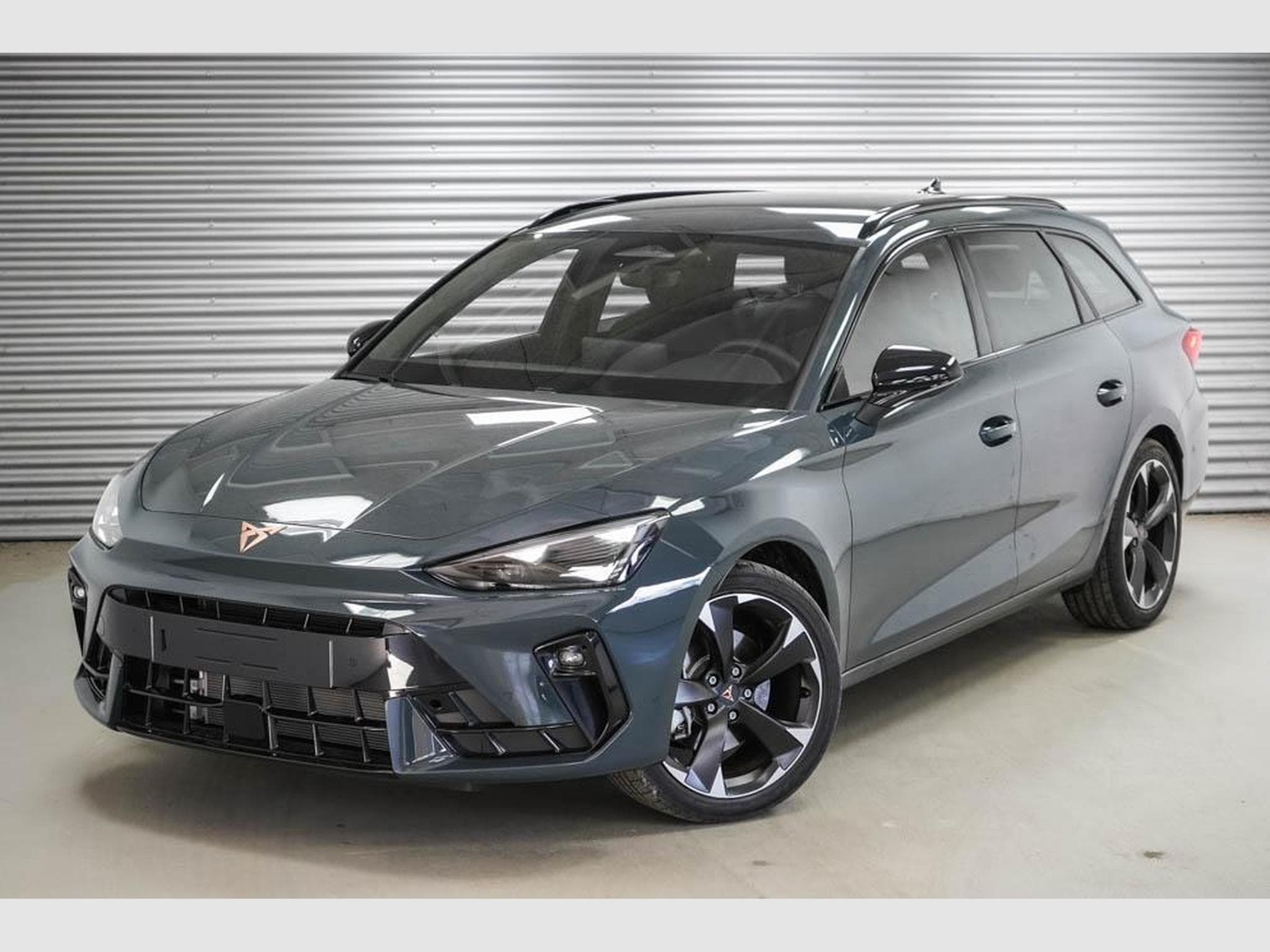 Cupra Leon ST 2,0 TSI (2026) - Photo 1