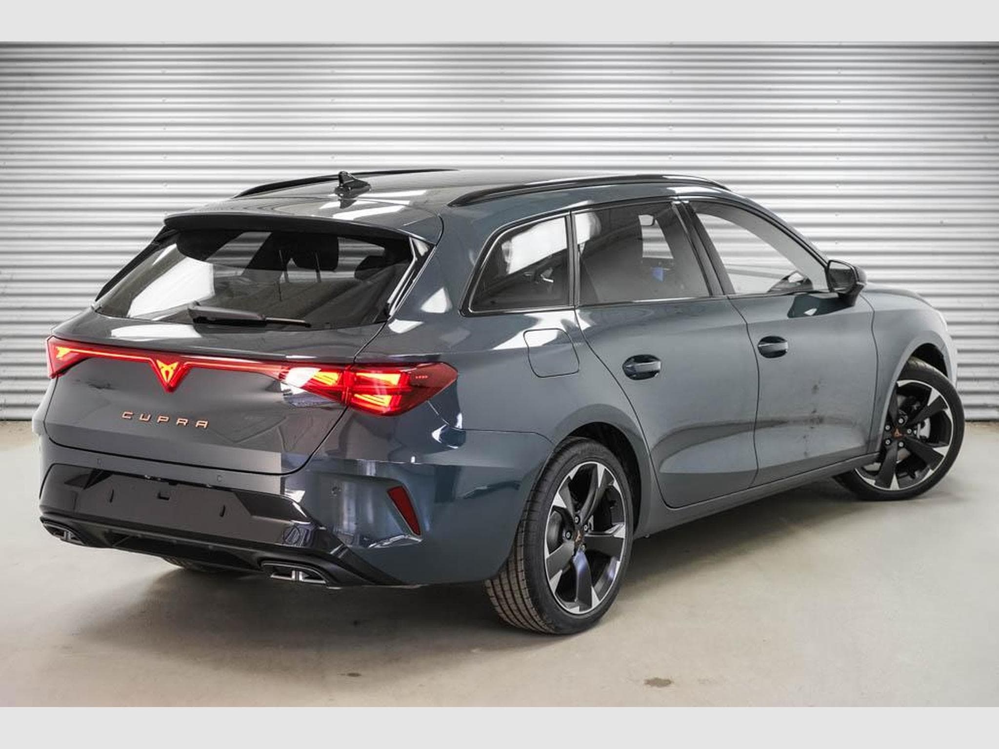 Cupra Leon ST 2,0 TSI (2026) - Photo 3