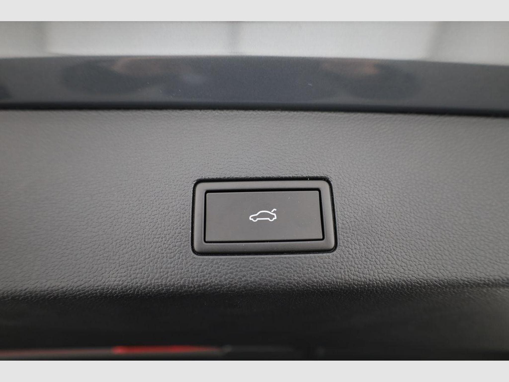 VW Golf Variant 1.5 TSI 110 kW R-Line (2026) - Photo 14