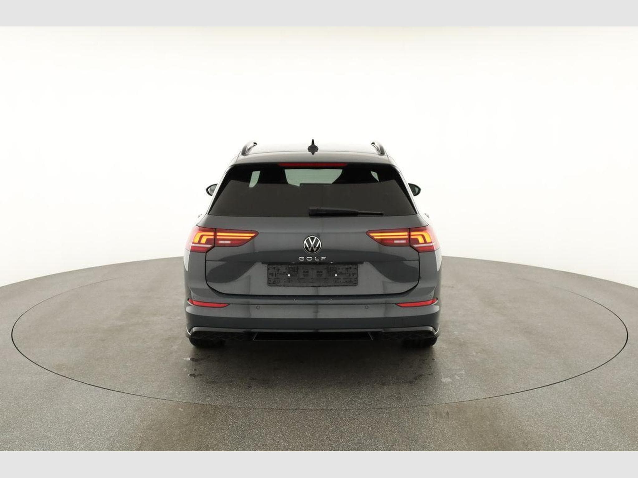 VW Golf Variant 1.5 TSI 110 kW R-Line (2026) - Photo 16